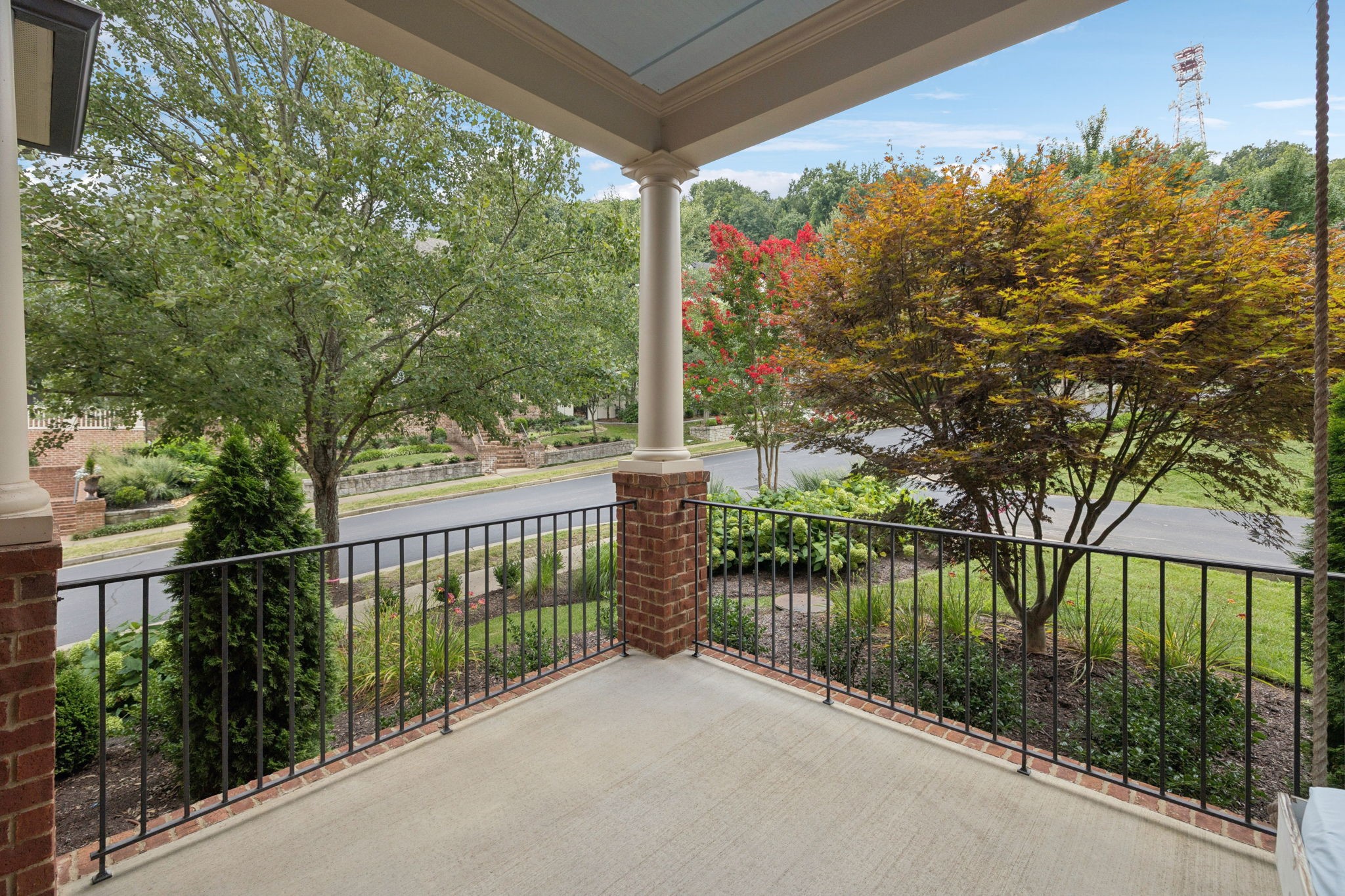 1048 Falling Leaf Cir