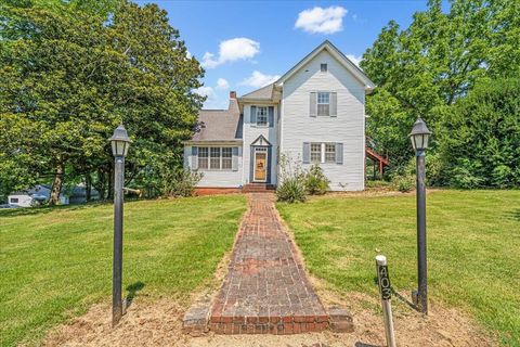 403 Hoffman Avenue Bridgeport AL 35740