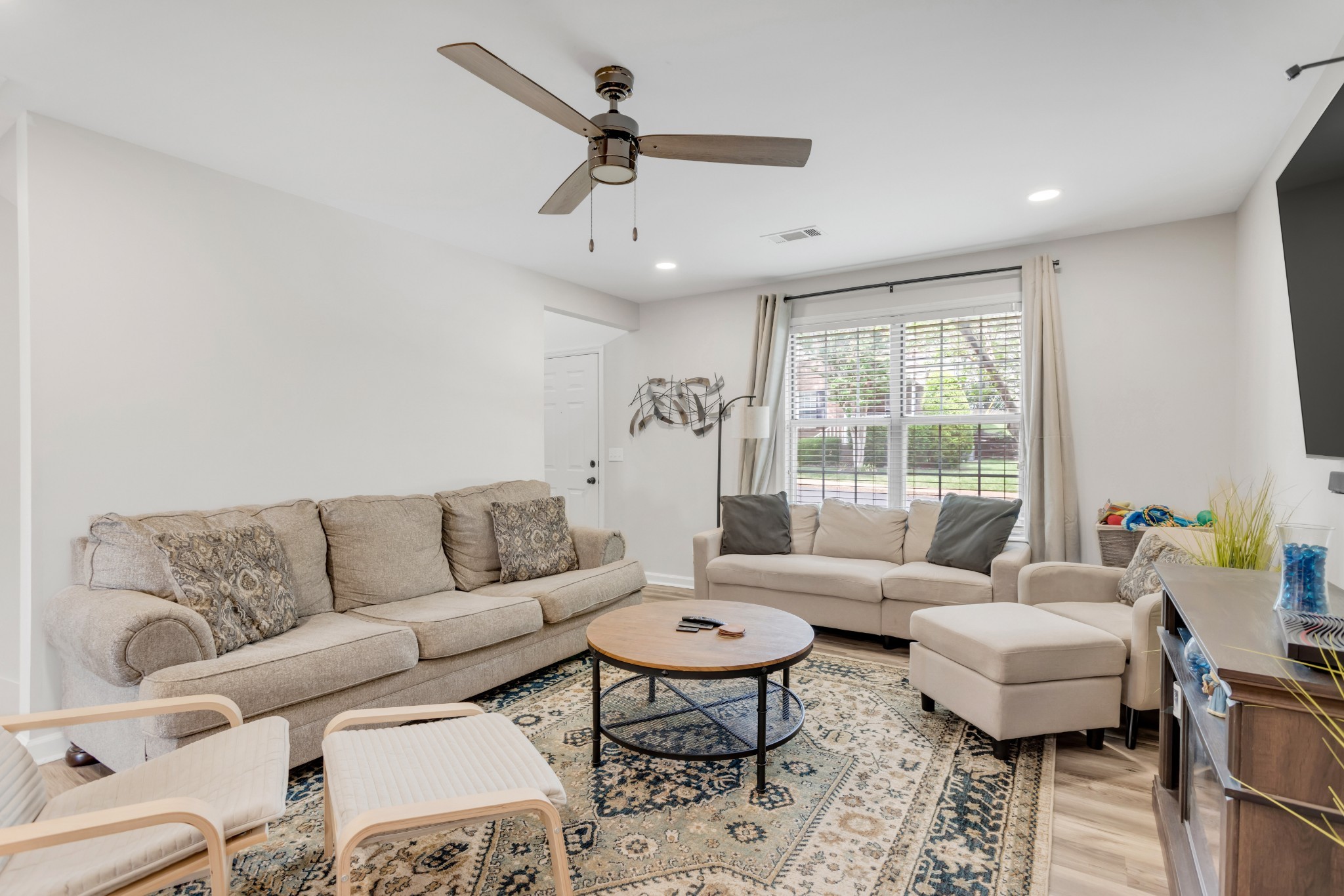 216 Pepper Ridge Cir