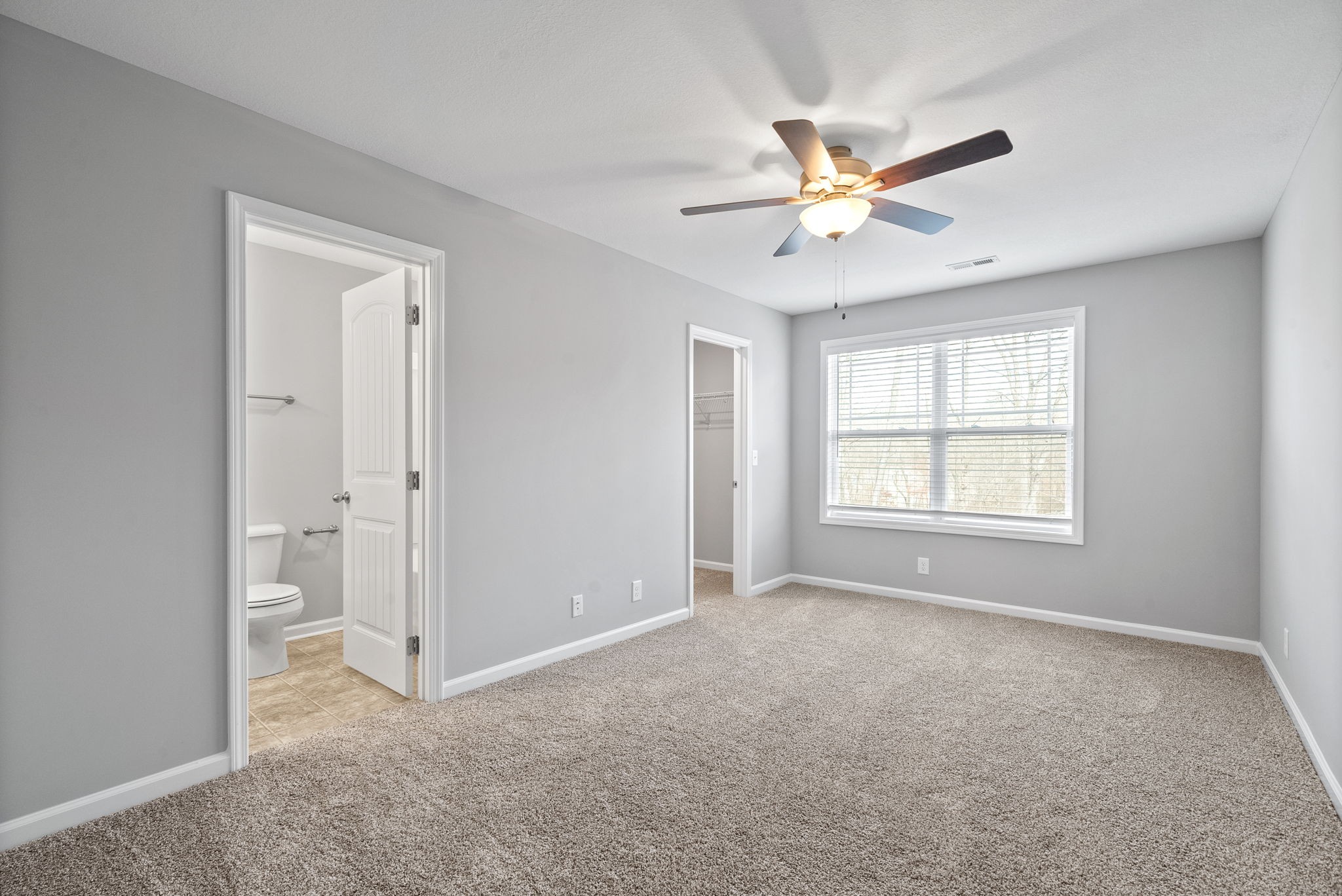 Clarksville, Tennessee 37040, United States, 2 Bedrooms Bedrooms, ,3 BathroomsBathrooms,Residential,Active,21910