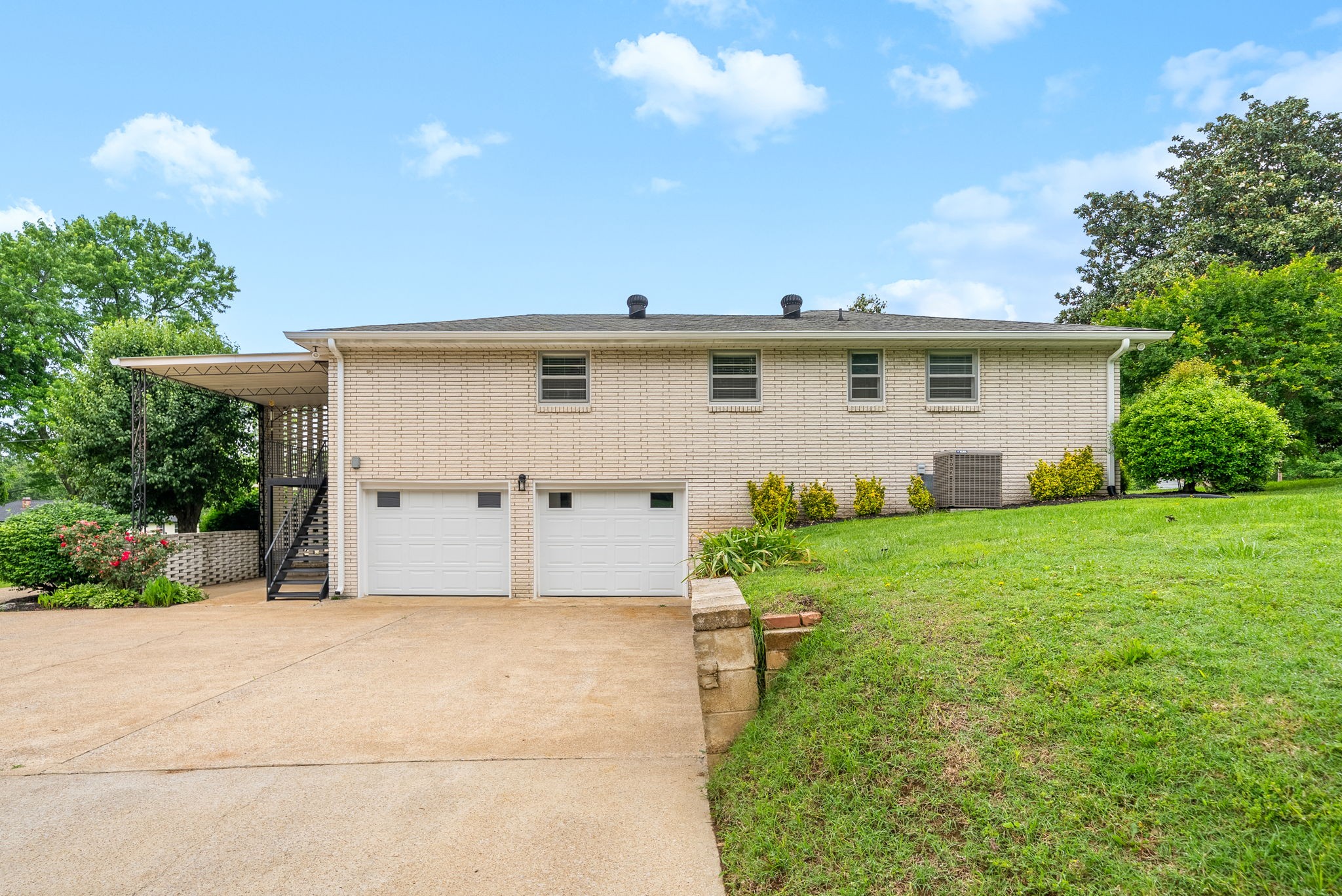 112 Hickory Heights Dr