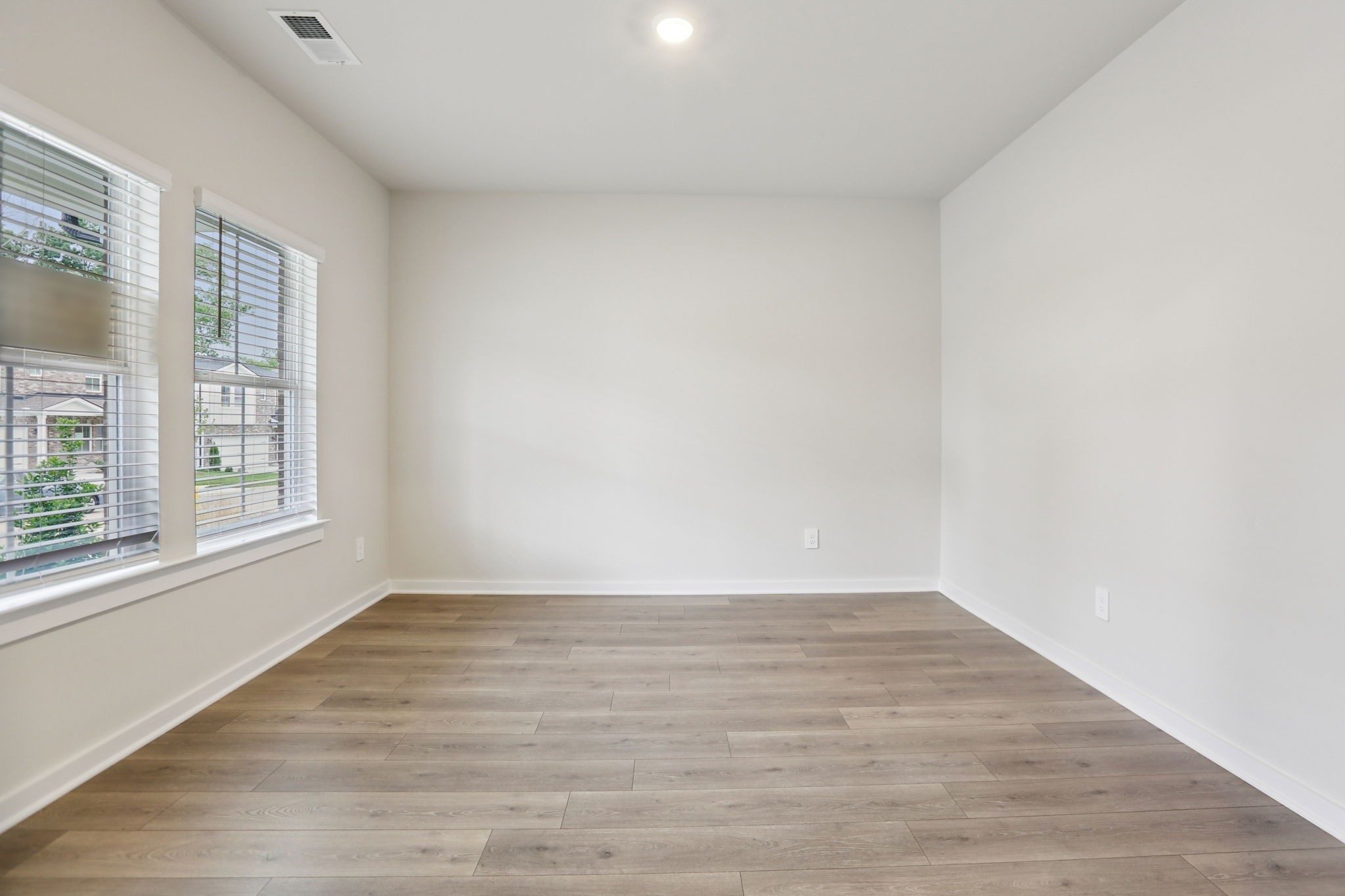 817 Lewis Way