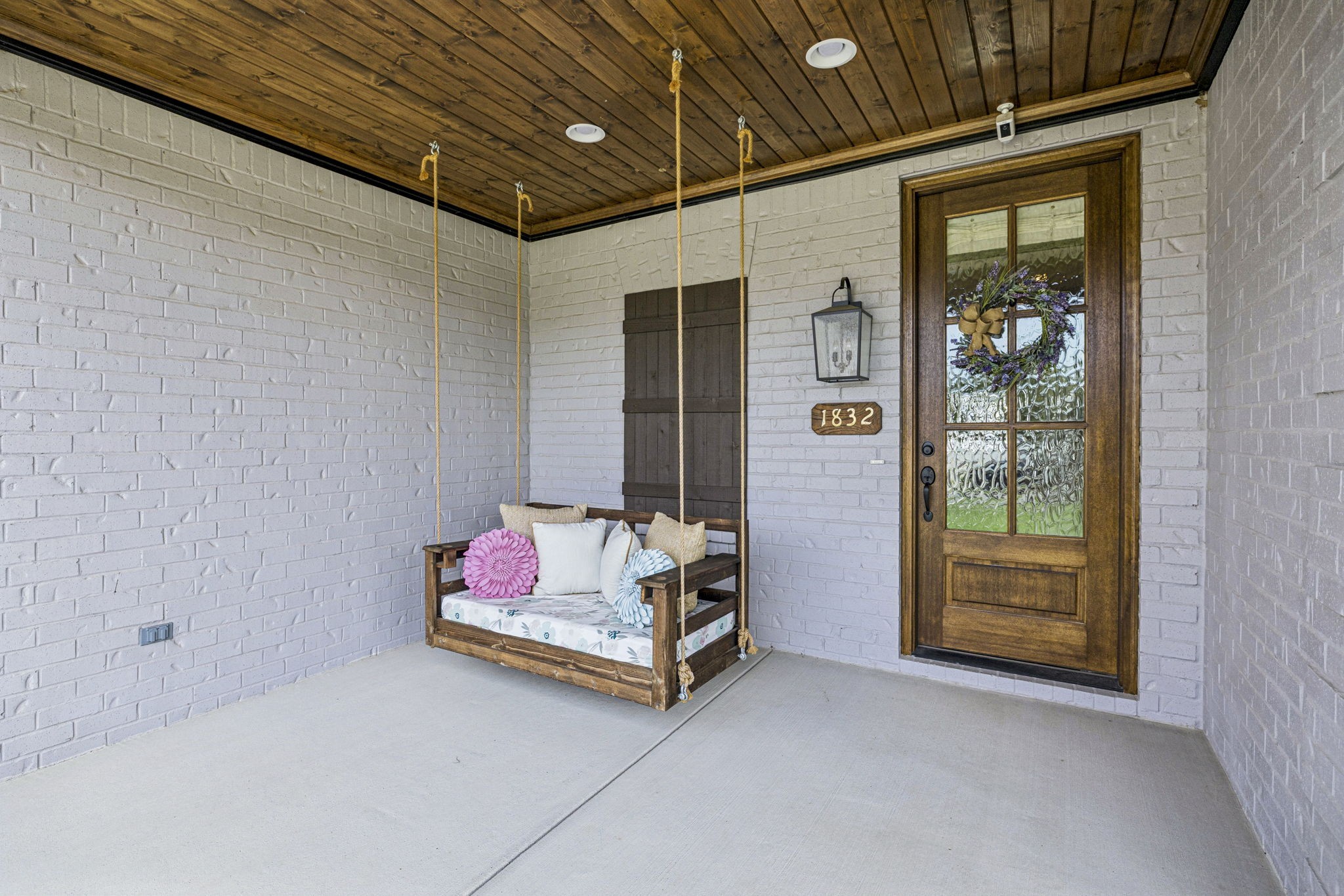 1832 Rhonda Dr