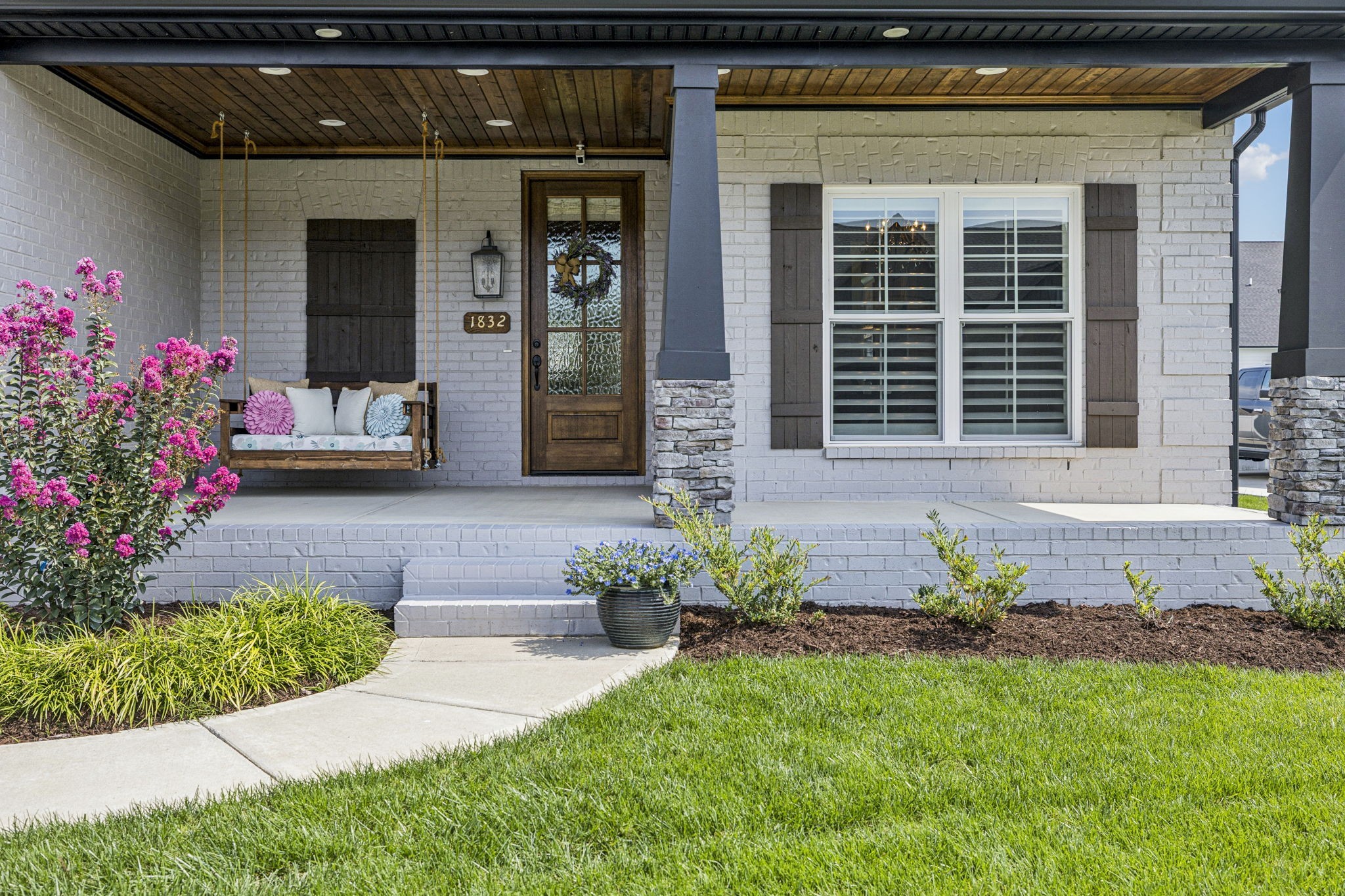 1832 Rhonda Dr