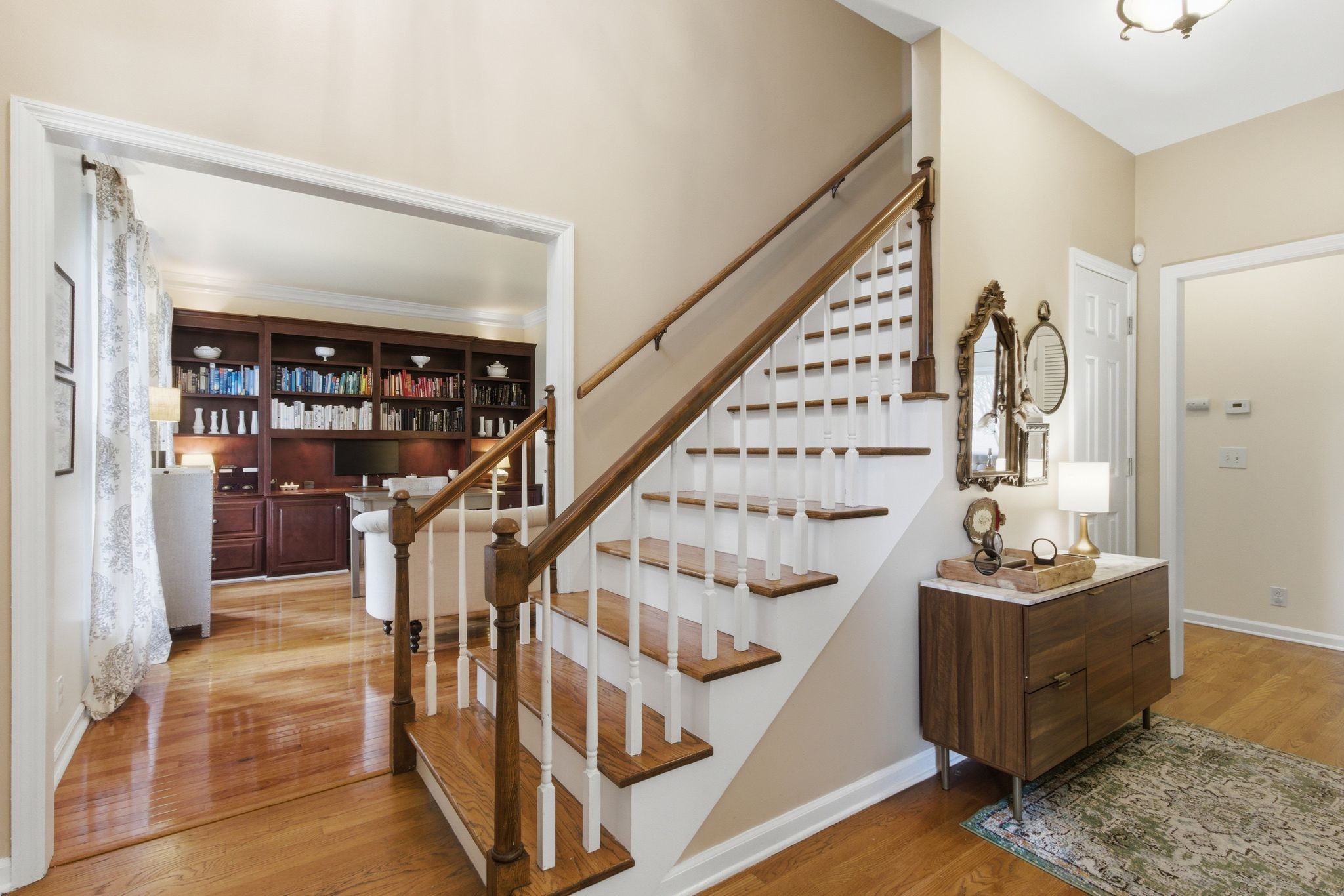 208 Coronation Ct