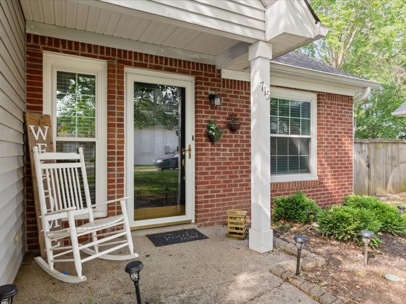 715 Wayside Ct