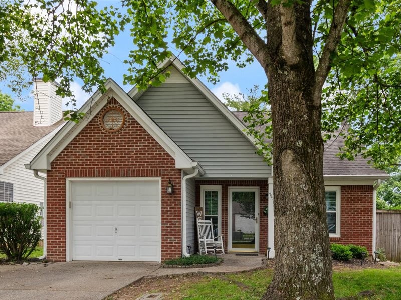 715 Wayside Ct