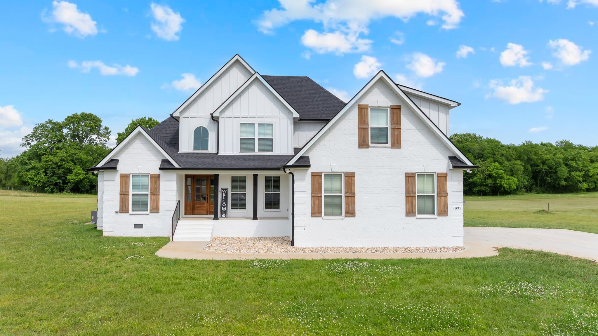 832 Longview Rd