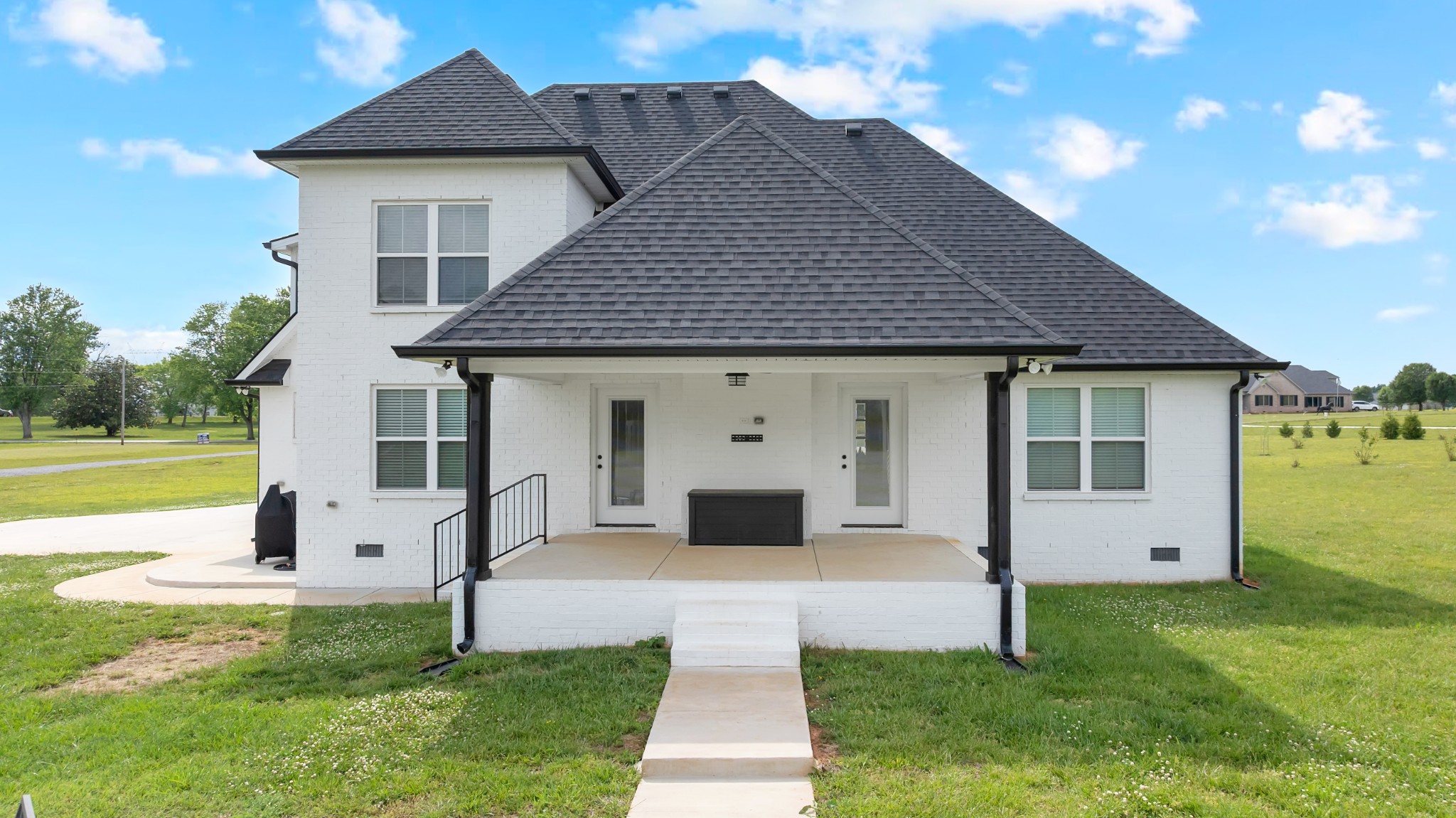 832 Longview Rd