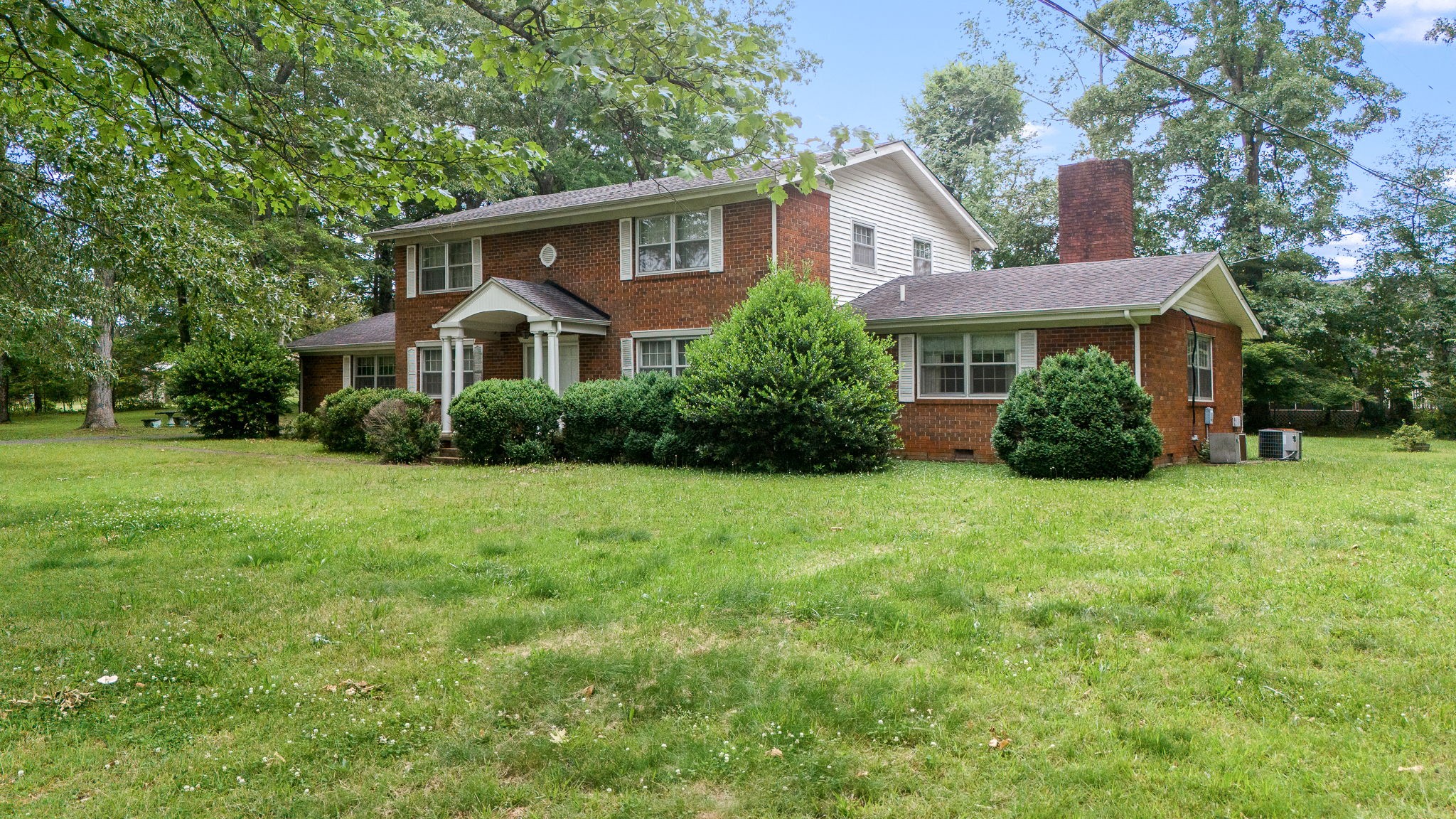 205 ARNOLD AVENUE