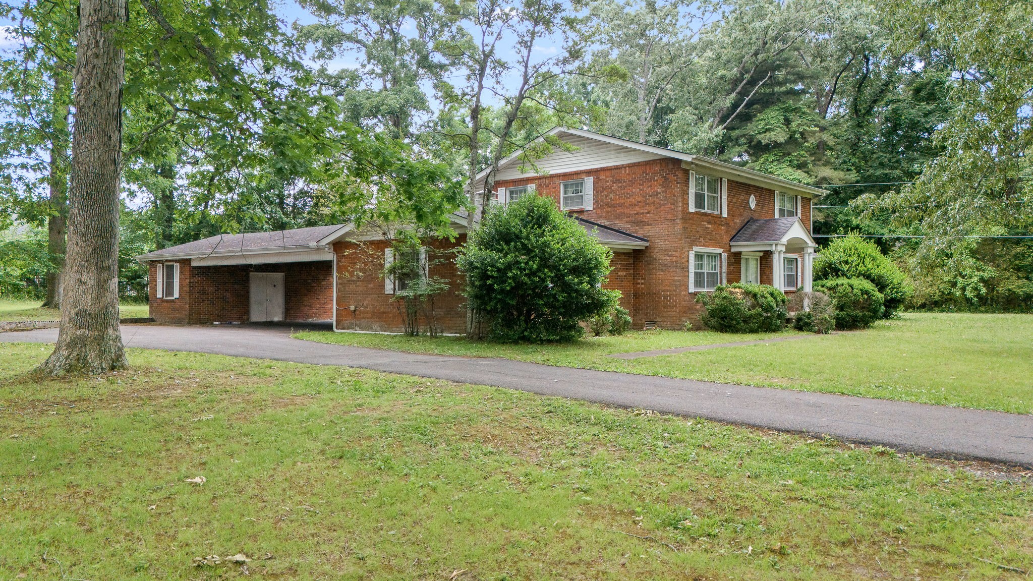 205 ARNOLD AVENUE