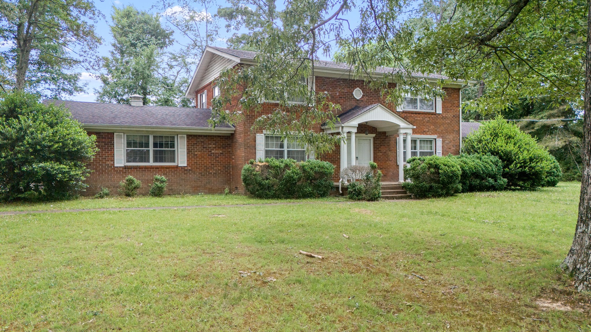 205 ARNOLD AVENUE