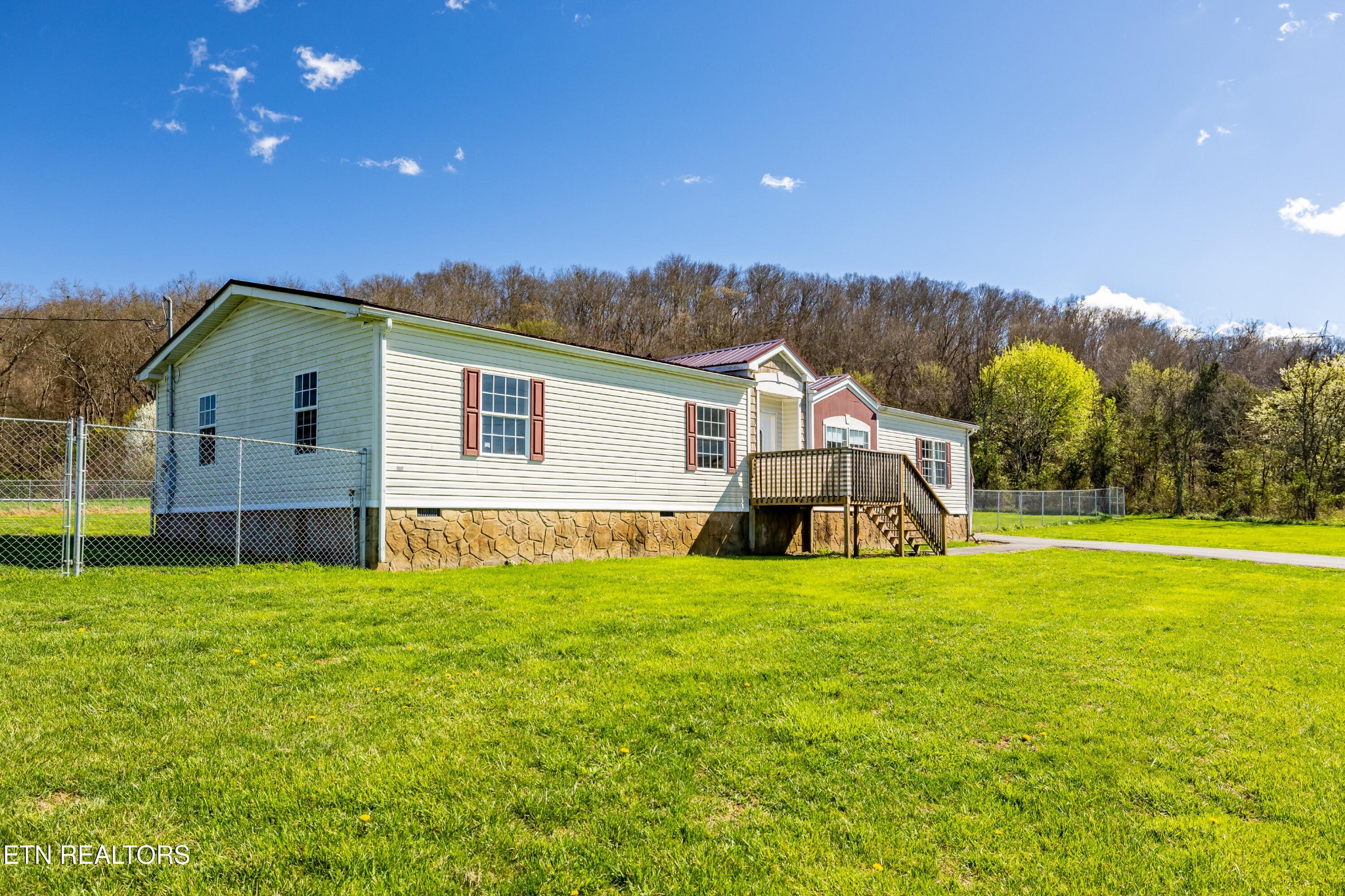 540 Farm Loop Rd