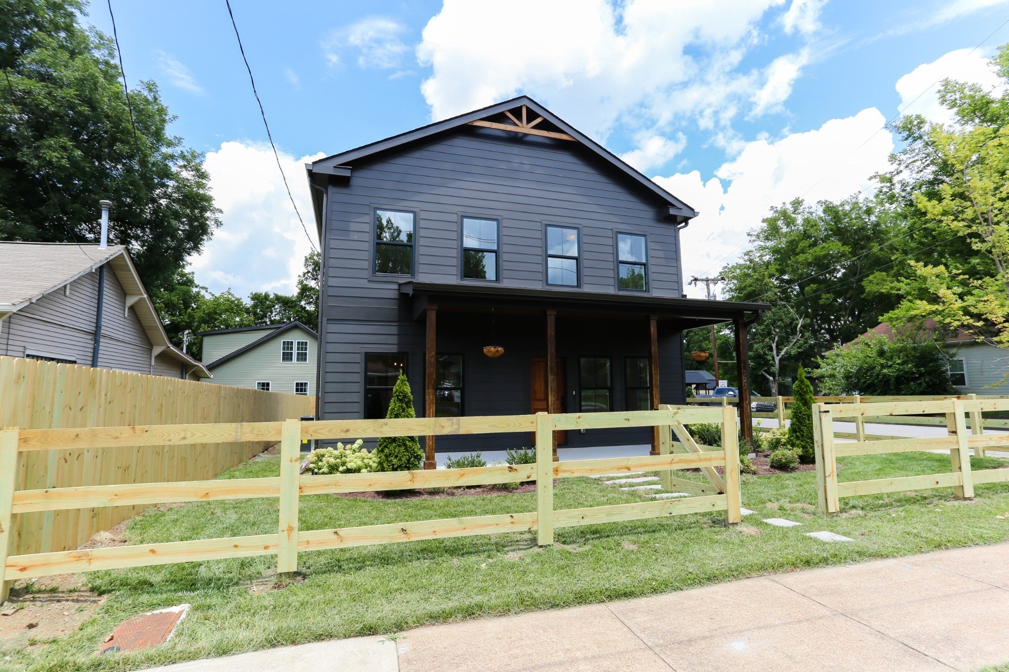 3-bed home for sale in Nashville, TN 37207, 127 Cleveland St 127 Cleveland St, Nashville TN 37207 3-bed home, photo 2 of 29