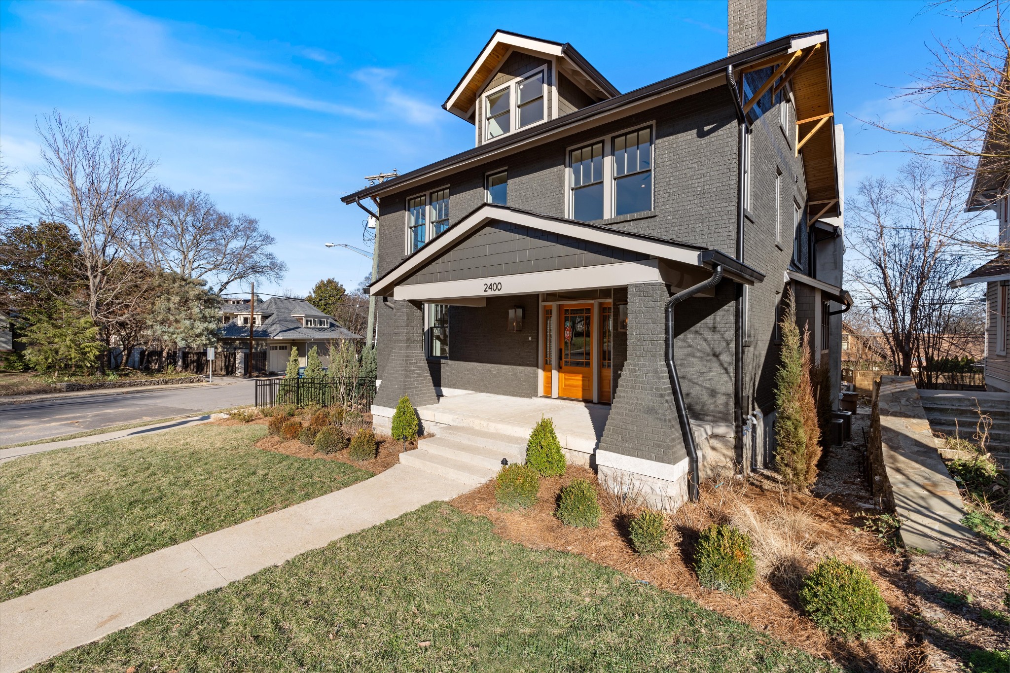 2400 Oakland Ave