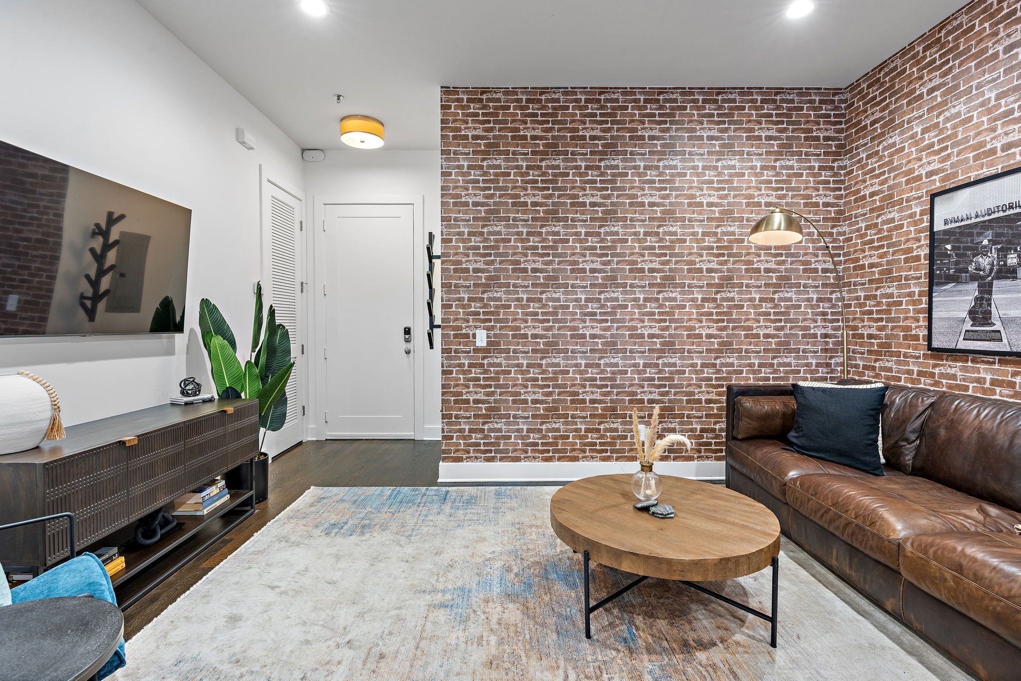 210 30th Ave N 413