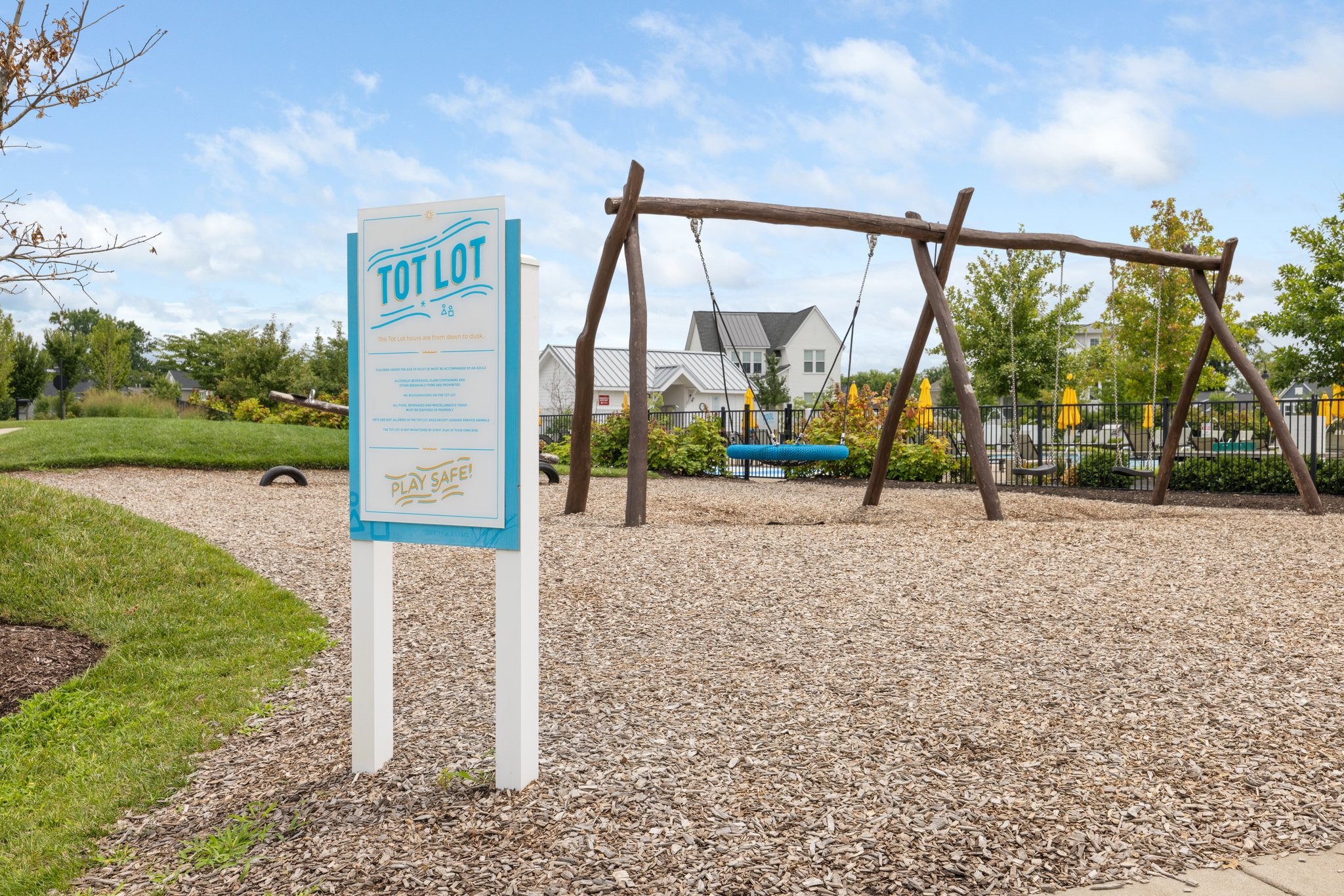 Hendersonville, Tennessee 37075, United States, 4 Bedrooms Bedrooms, ,3 BathroomsBathrooms,Residential,Active,80671