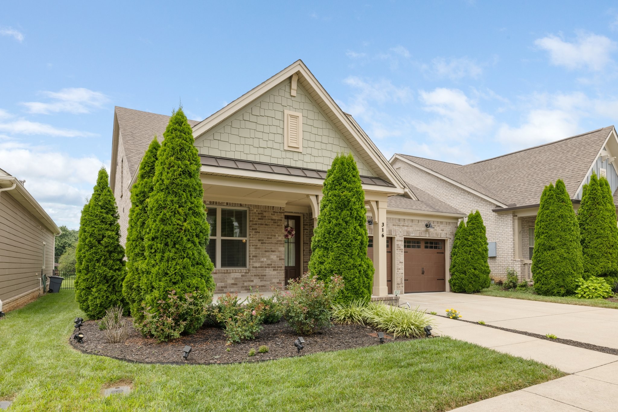 Hendersonville, Tennessee 37075, United States, 4 Bedrooms Bedrooms, ,3 BathroomsBathrooms,Residential,Active,80671