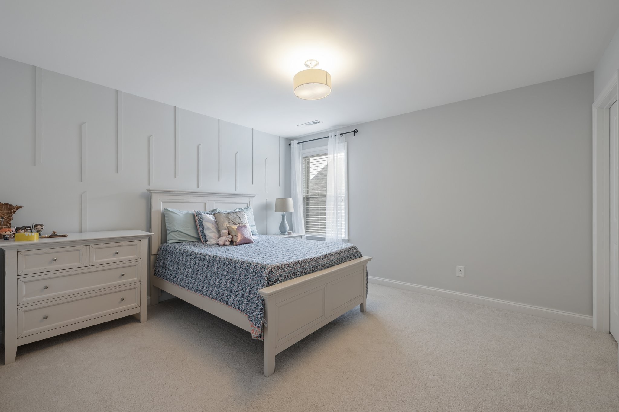 Hendersonville, Tennessee 37075, United States, 4 Bedrooms Bedrooms, ,3 BathroomsBathrooms,Residential,Active,80671