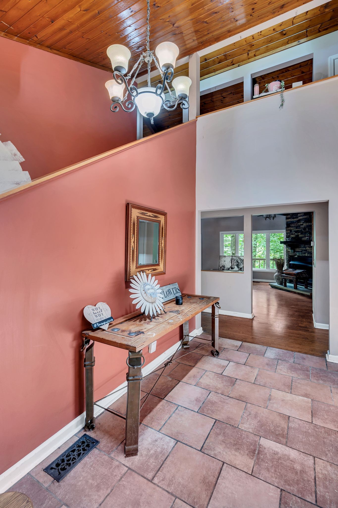 1321 Robert E Lee Ln