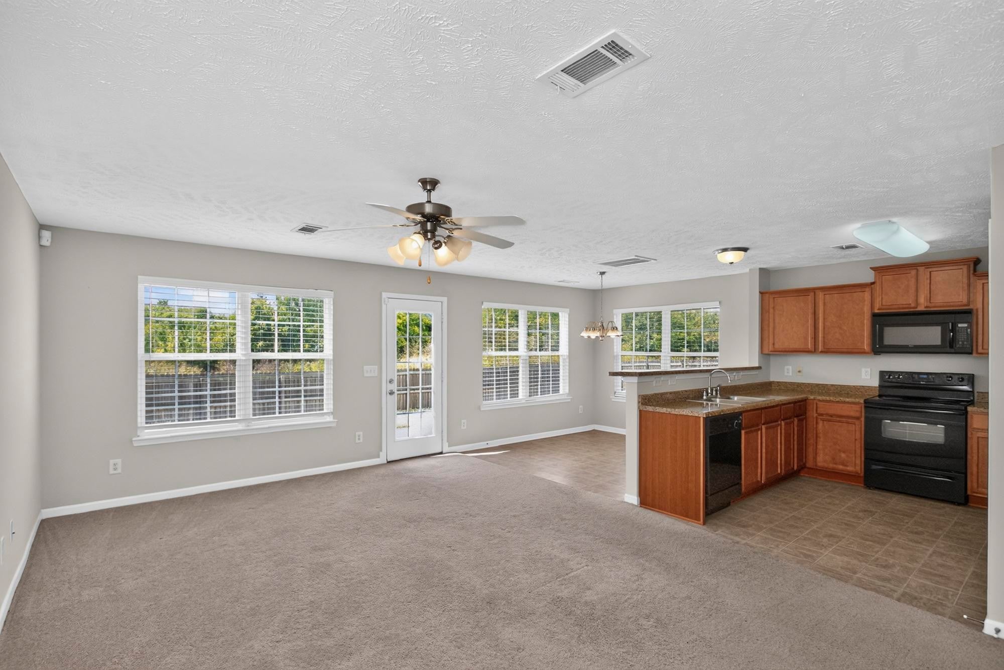932 Birchmill Pt S