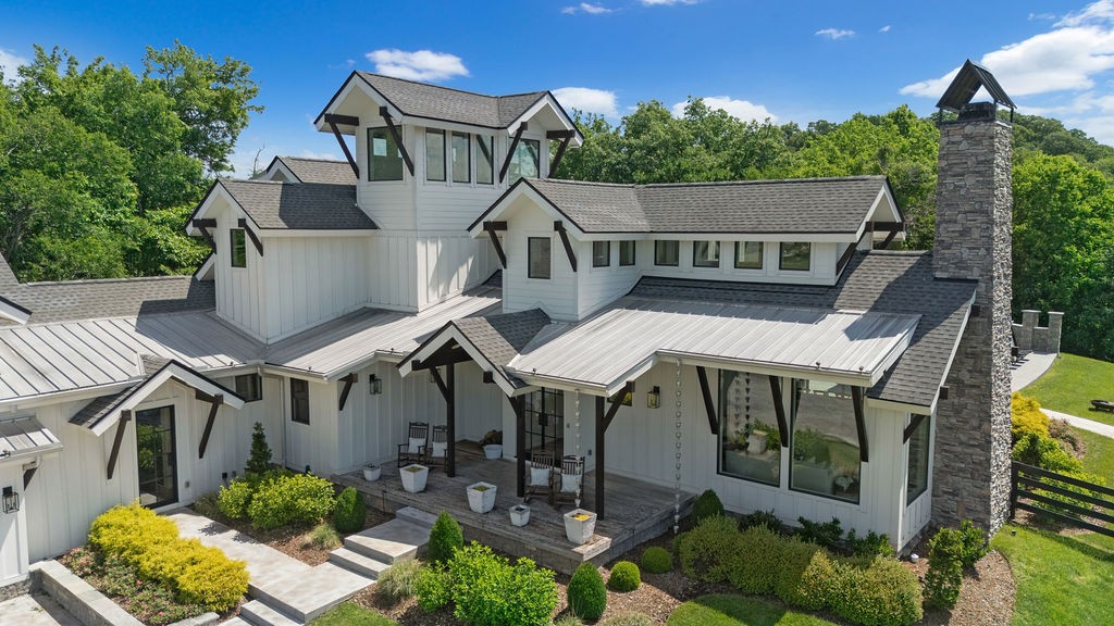 1884 W Harpeth Rd