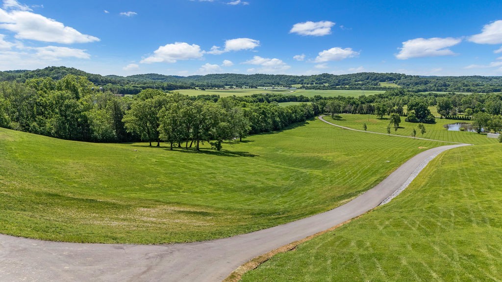 1884 W Harpeth Rd