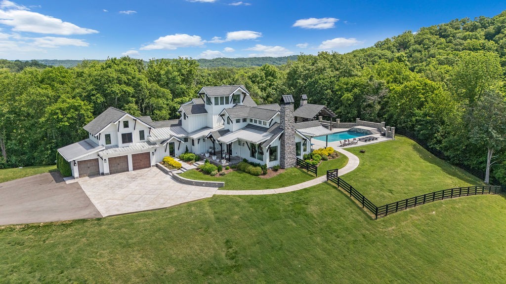 1884 W Harpeth Rd