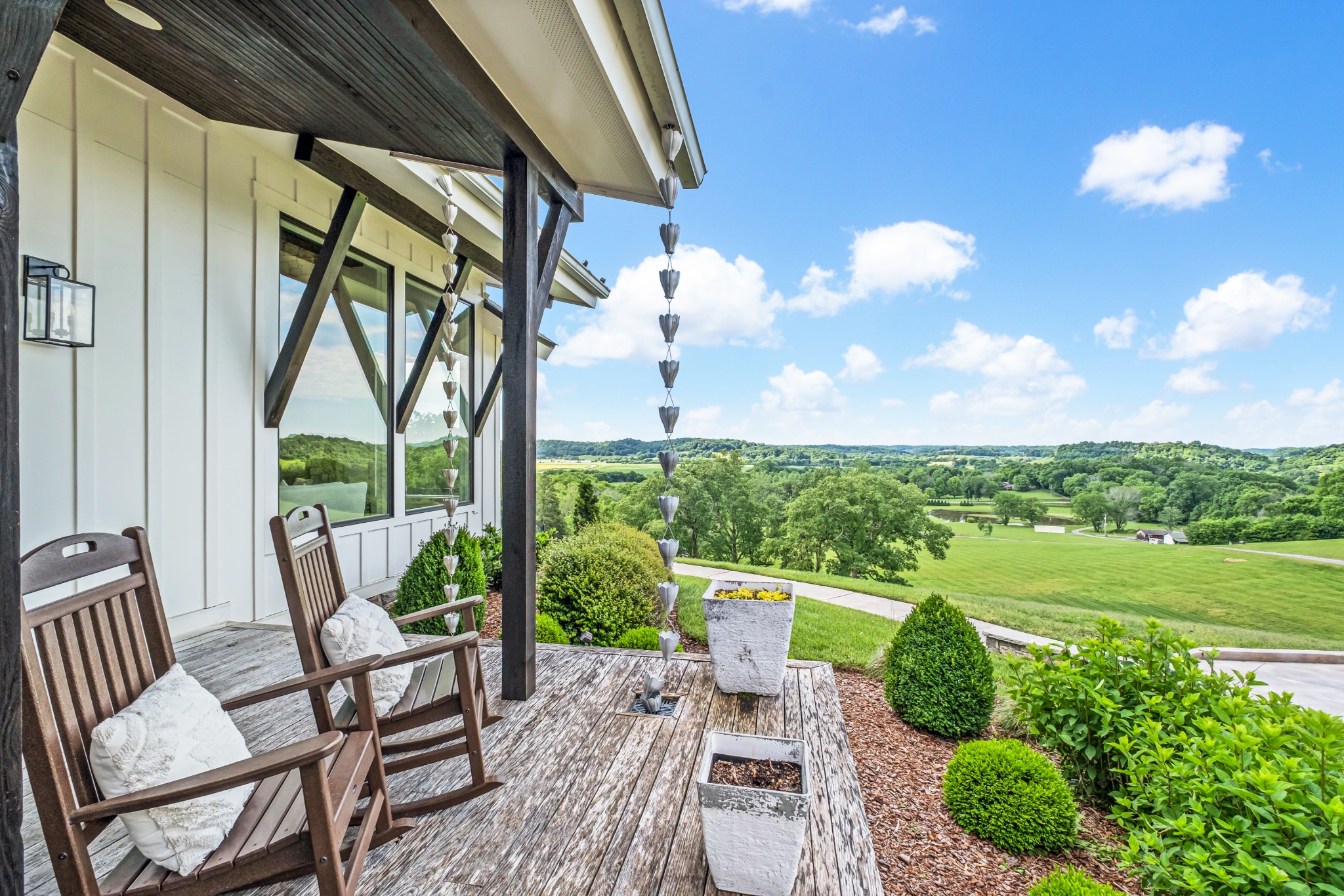 1884 W Harpeth Rd