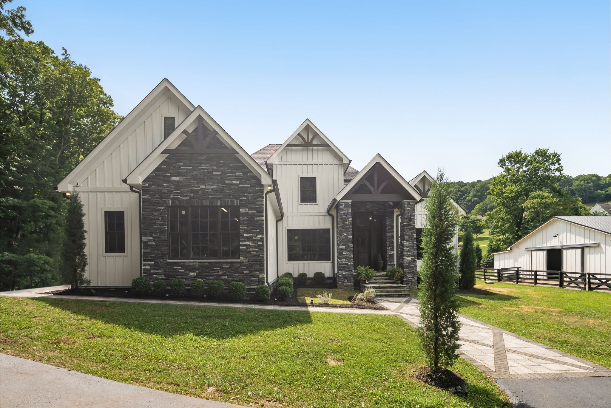 4450 Savage Pointe PVT Dr