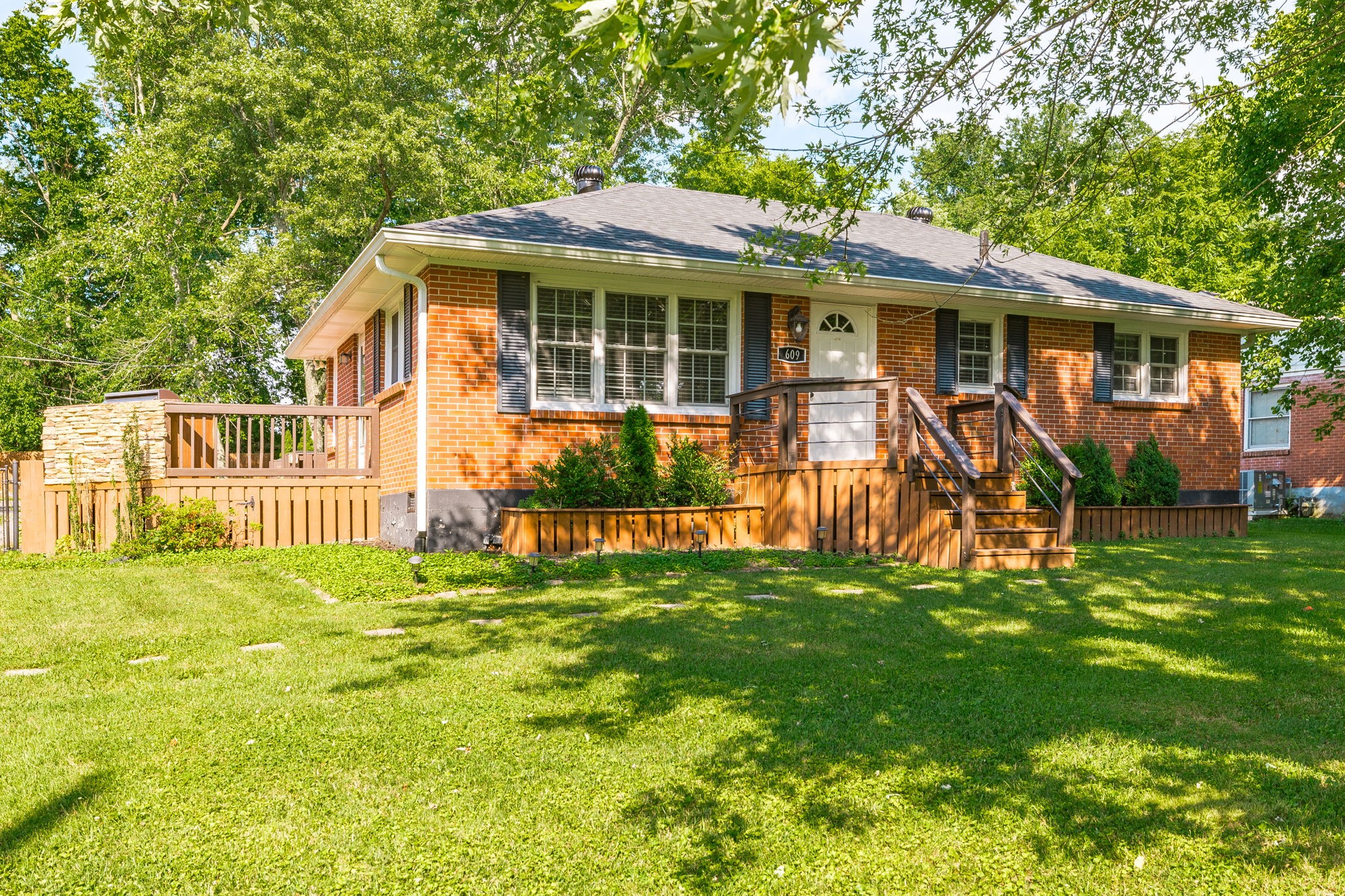 609 Draughon Dr