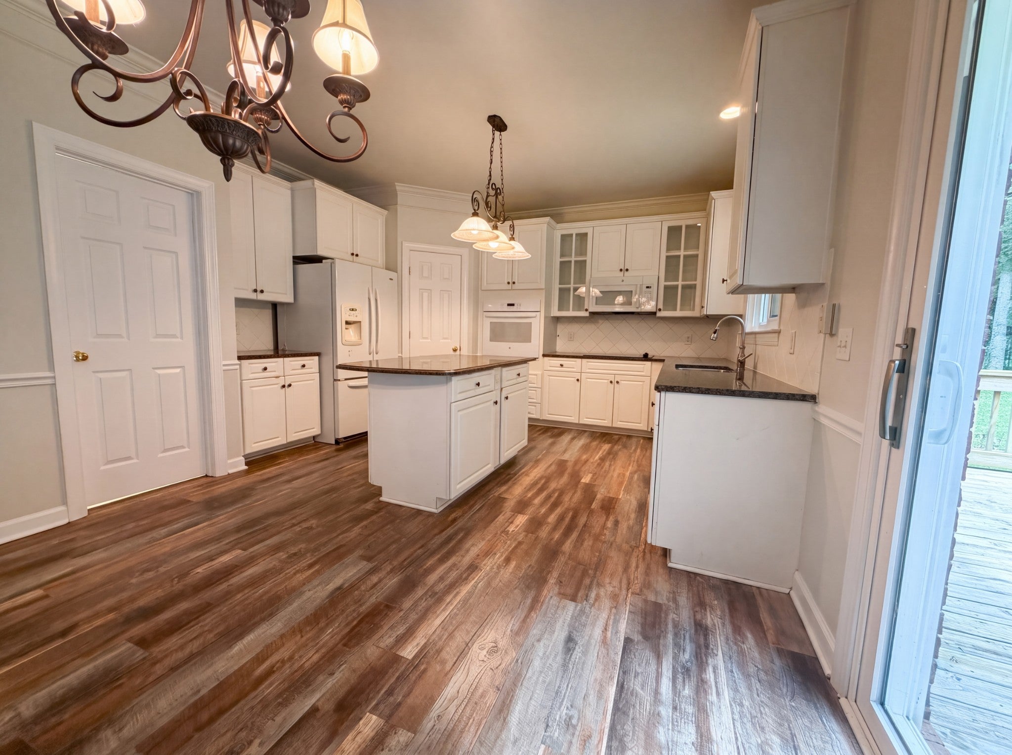 102 Shorecrest Cir