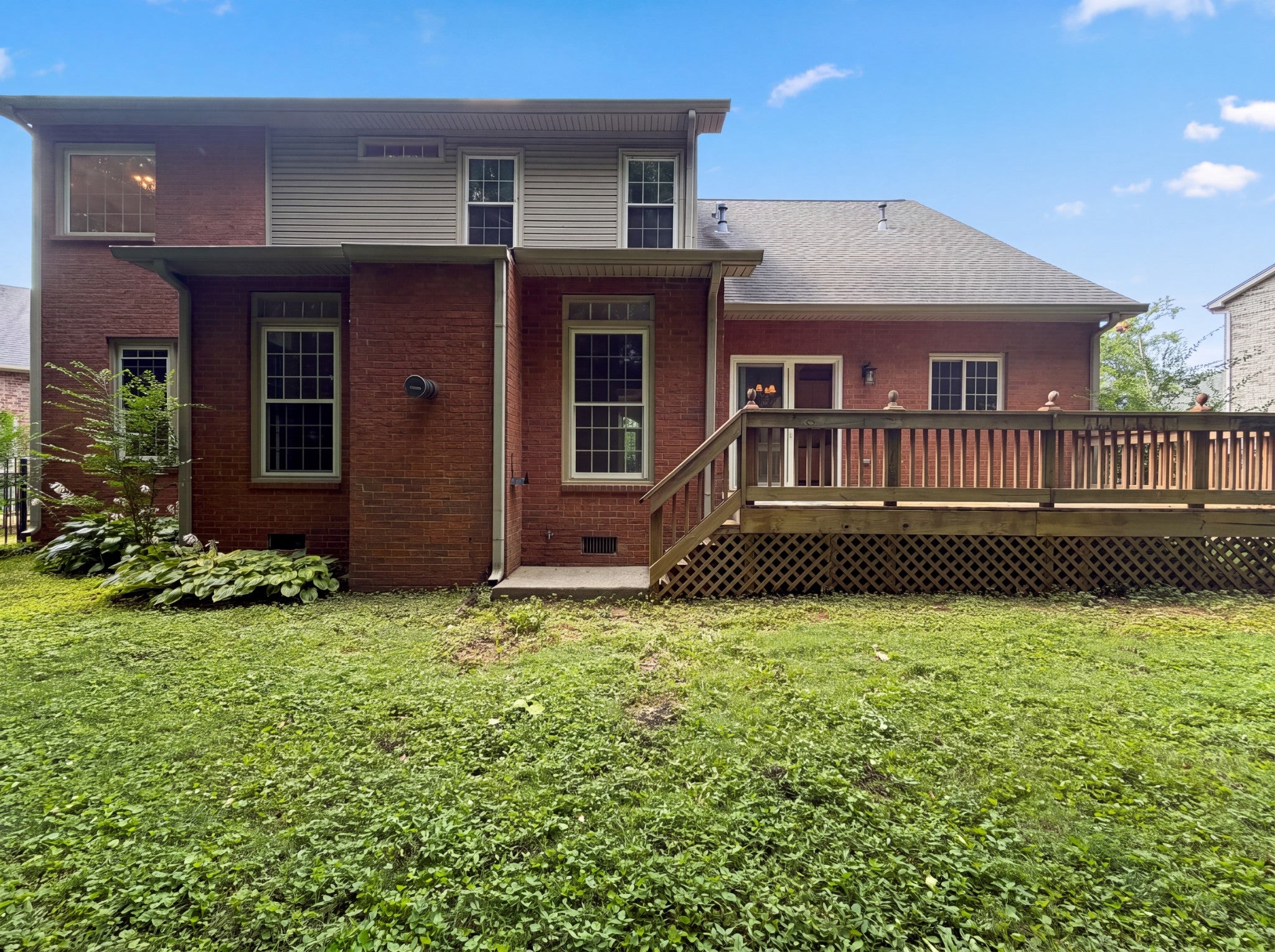 102 Shorecrest Cir