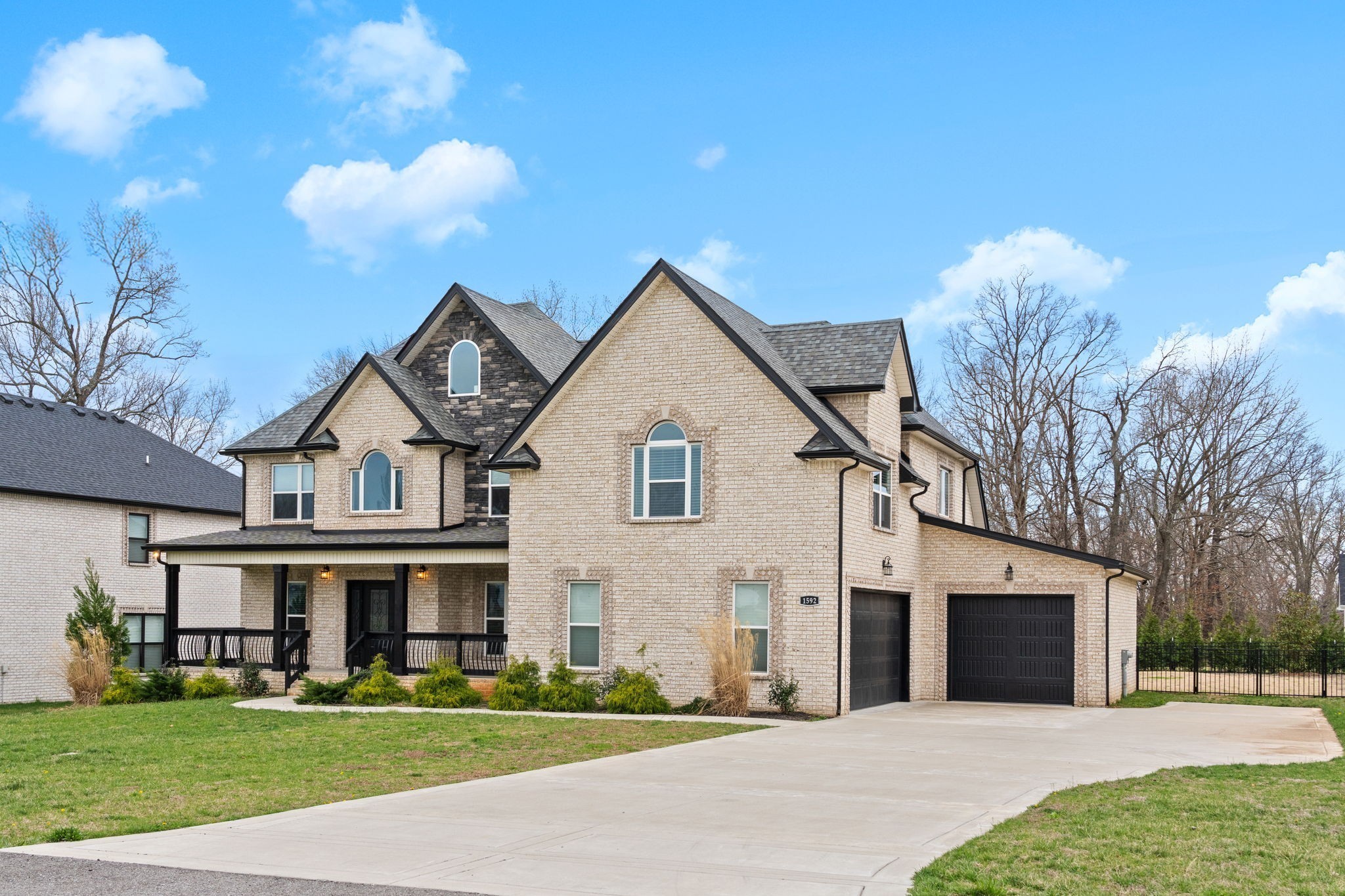 1592 Charles Bell Rd