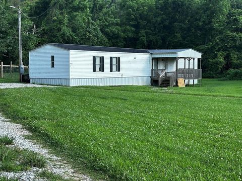 421 Delta Country Ln Livingston TN 38570