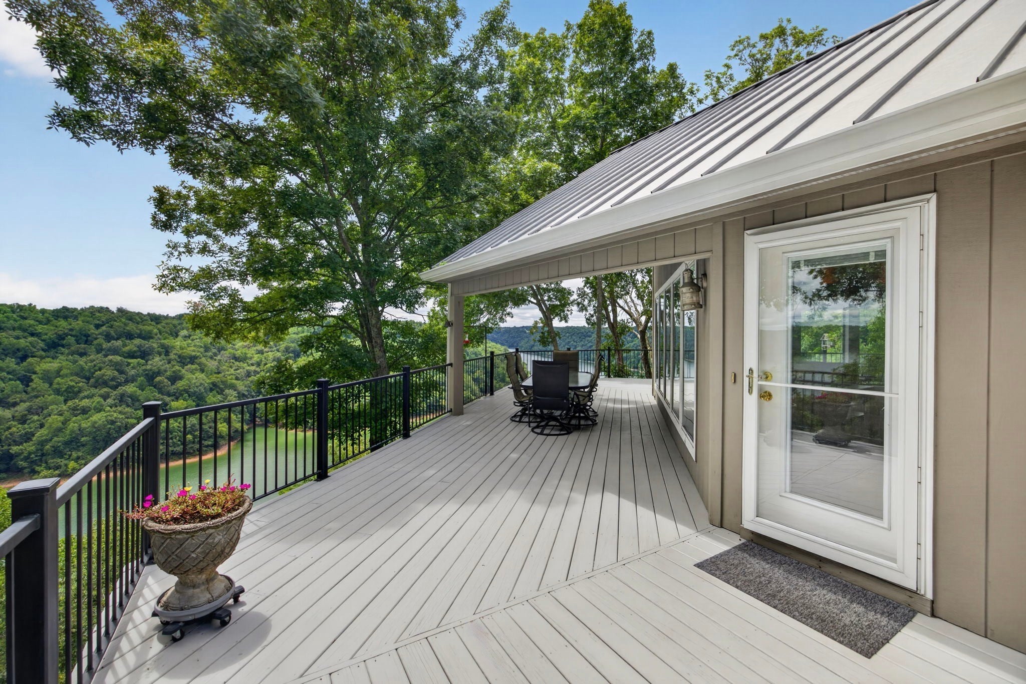 214 Fish Hook Dr