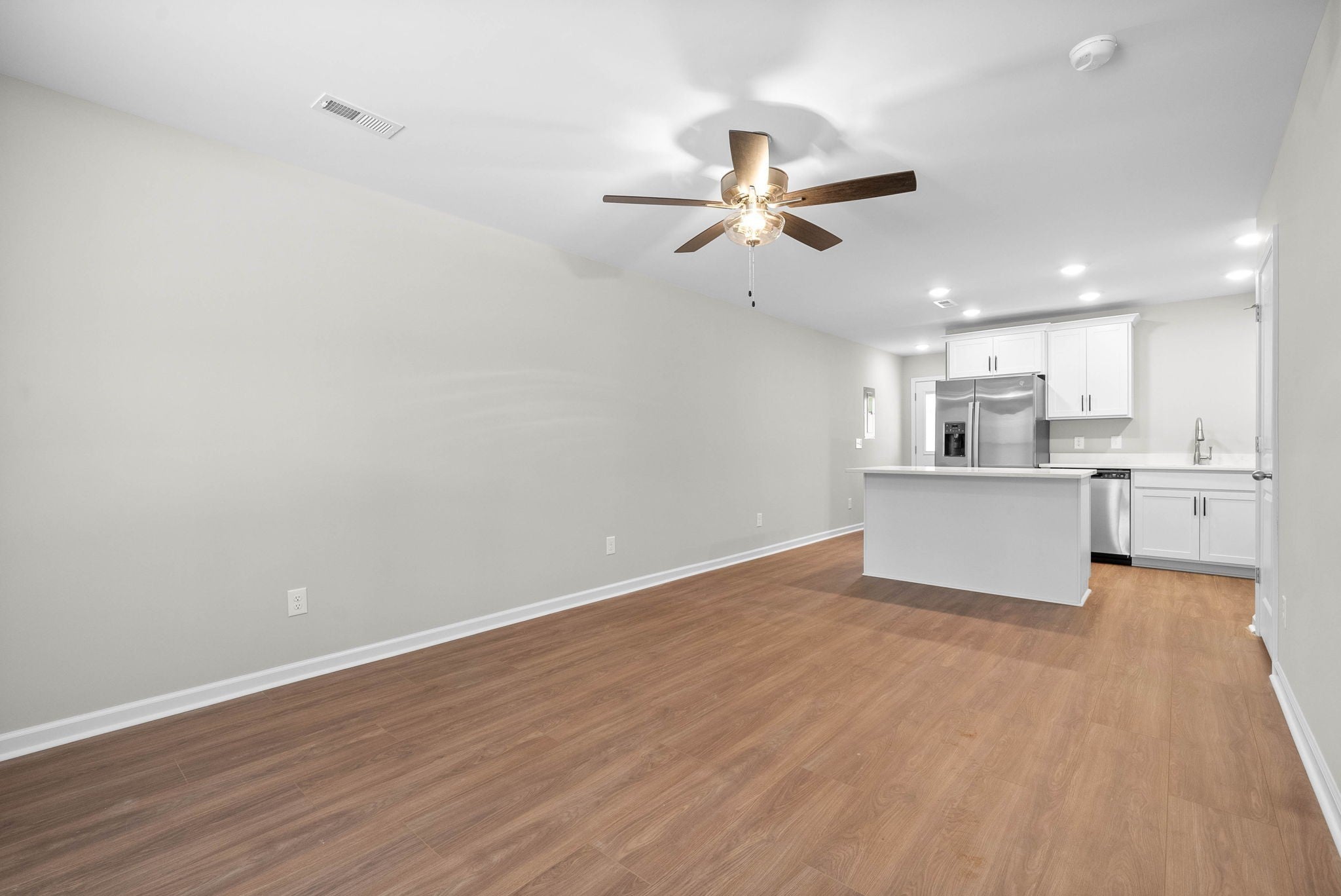 905 Center Rd C