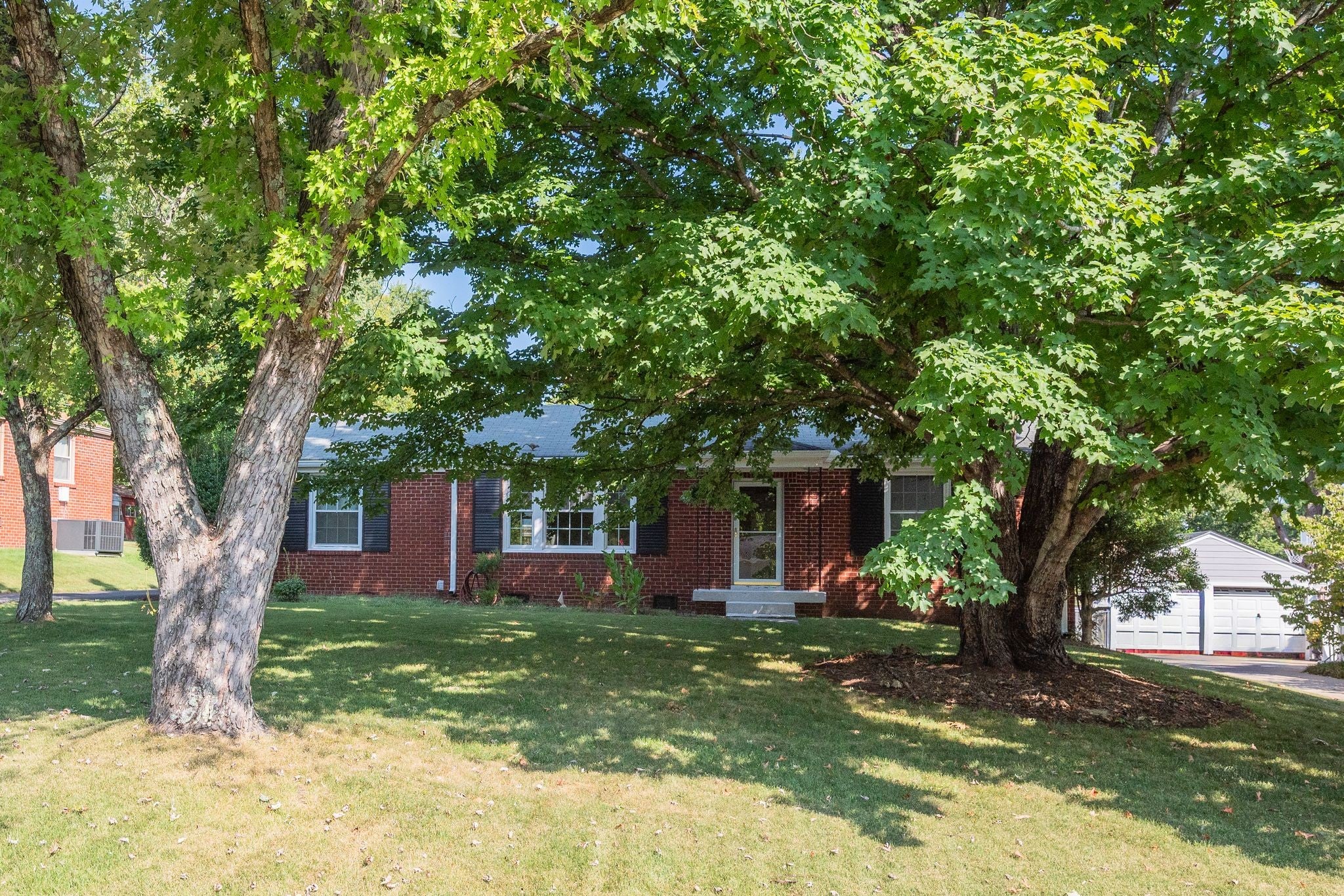 3-bed listing at 308 Fieldcrest Dr, Nashville