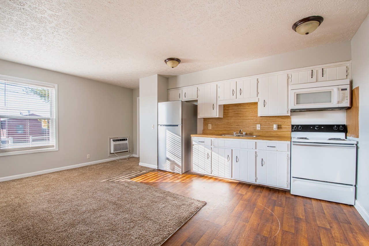 Photo 1 of 7 — 1059 Woods Ferry Rd 6, Gallatin, TN 37066