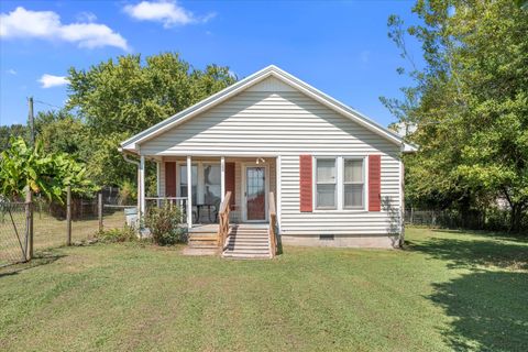 Photo of 412 E College St, Summertown, TN 38483 (MLS # 2990759)