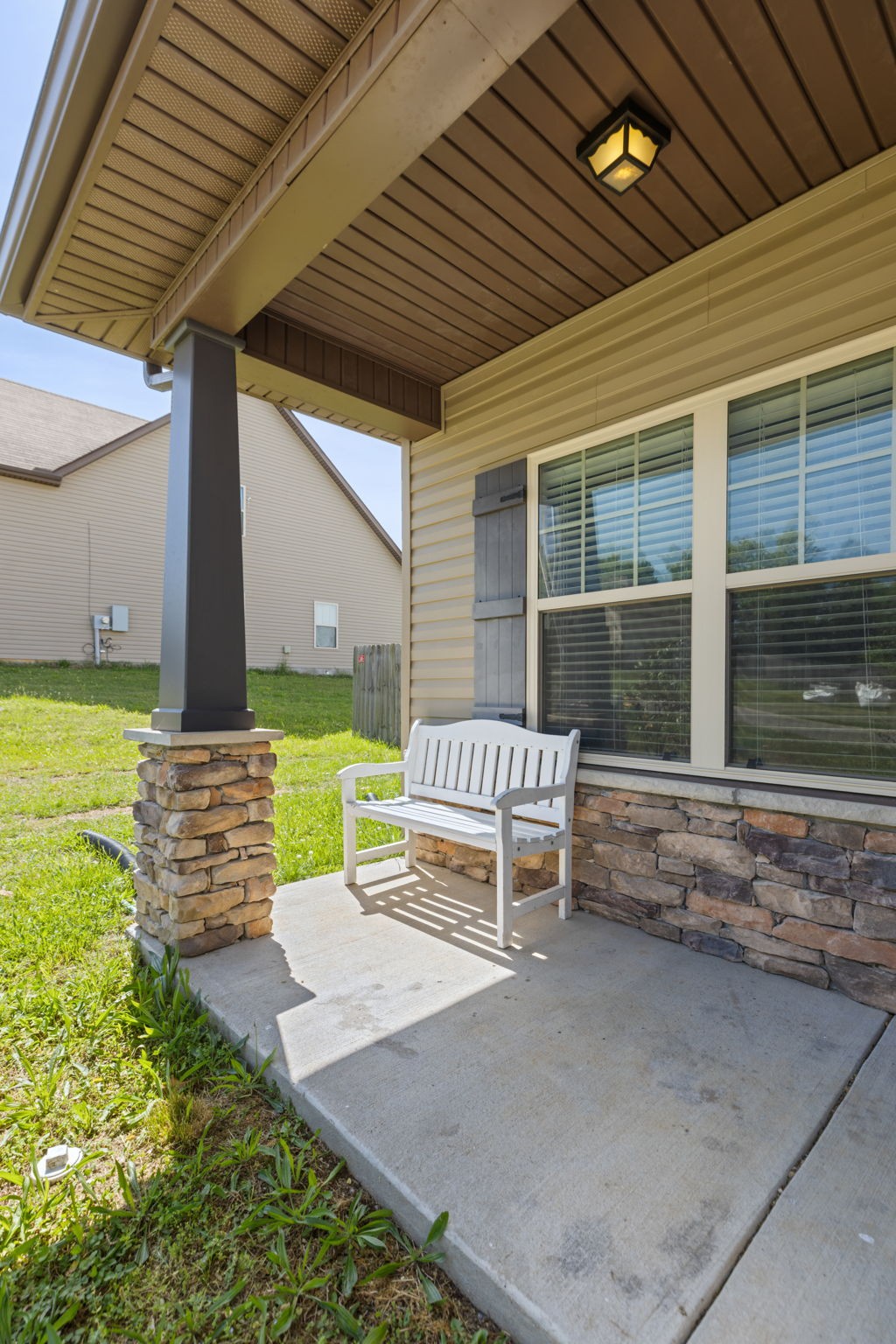 1431 Halverson Dr