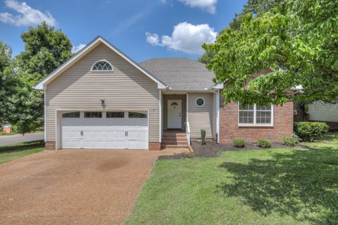 Photo of 514 Rhodes Cir, Gallatin, TN 37066 (MLS # 3260043)