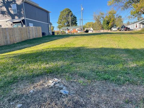 596 18th Ave W Springfield TN 37172