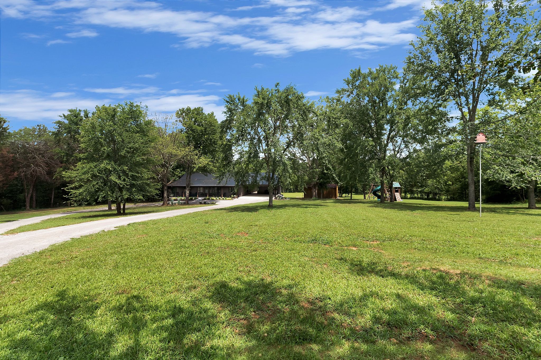 704 Beasleys Bend Rd
