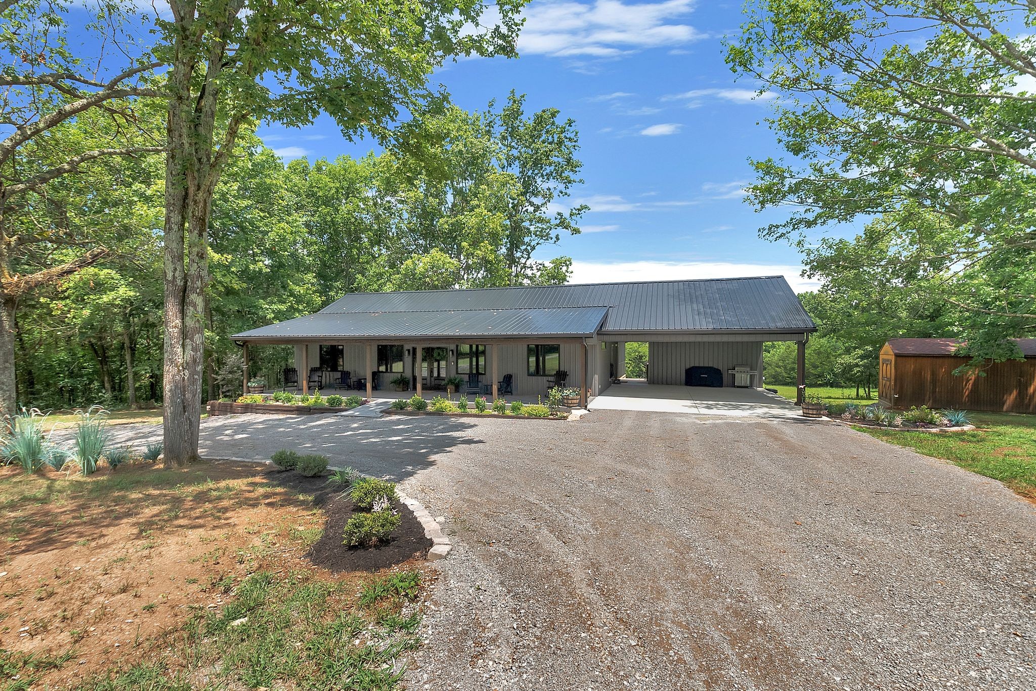704 Beasleys Bend Rd