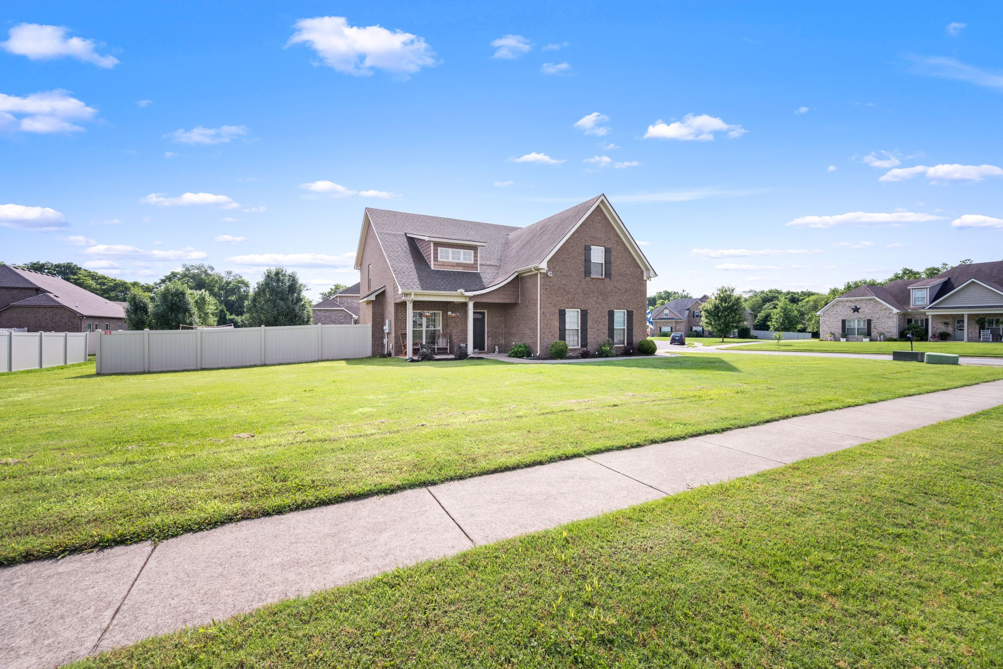 2425 Telford Ln