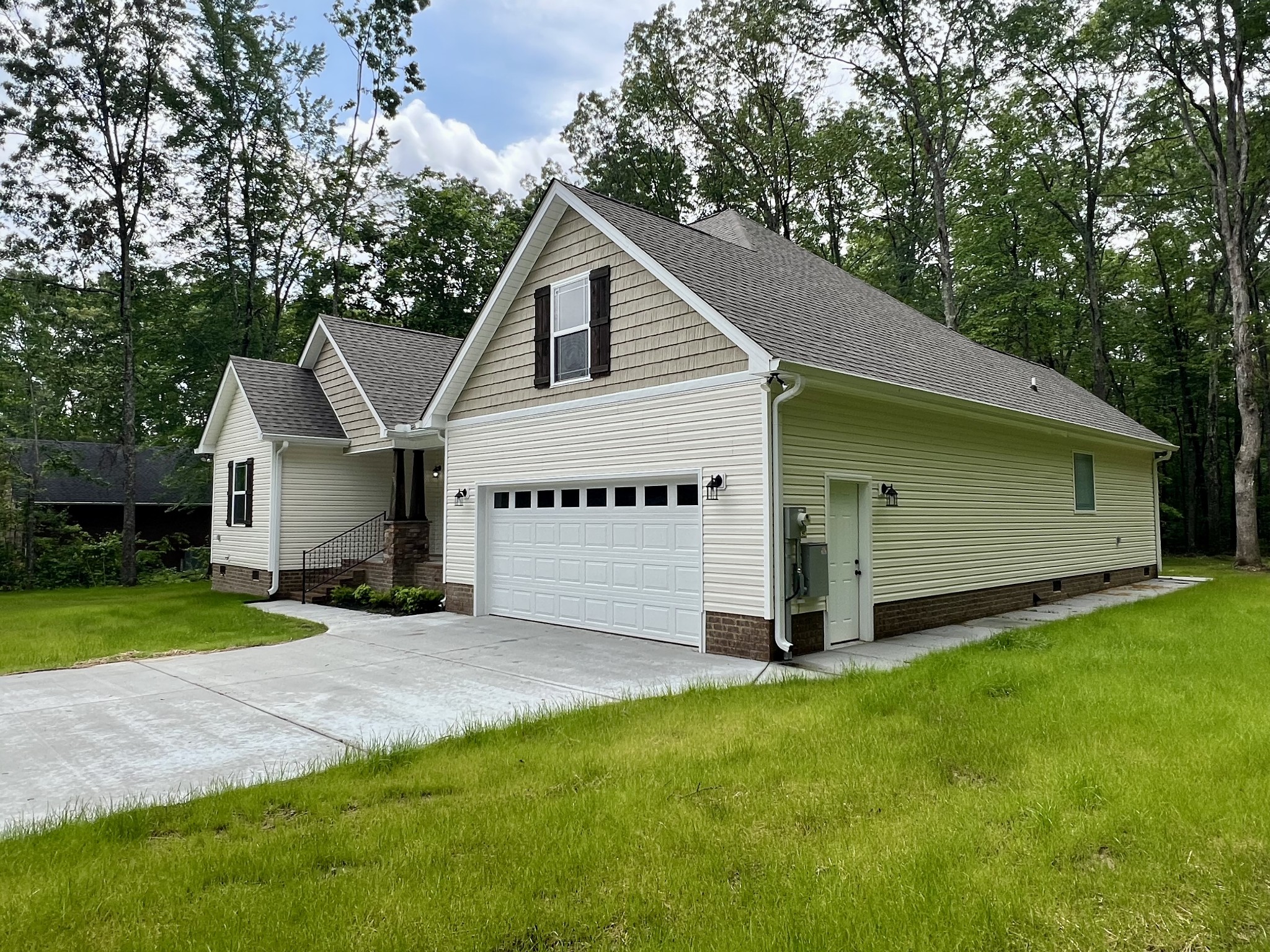 204 Winterberry Cir