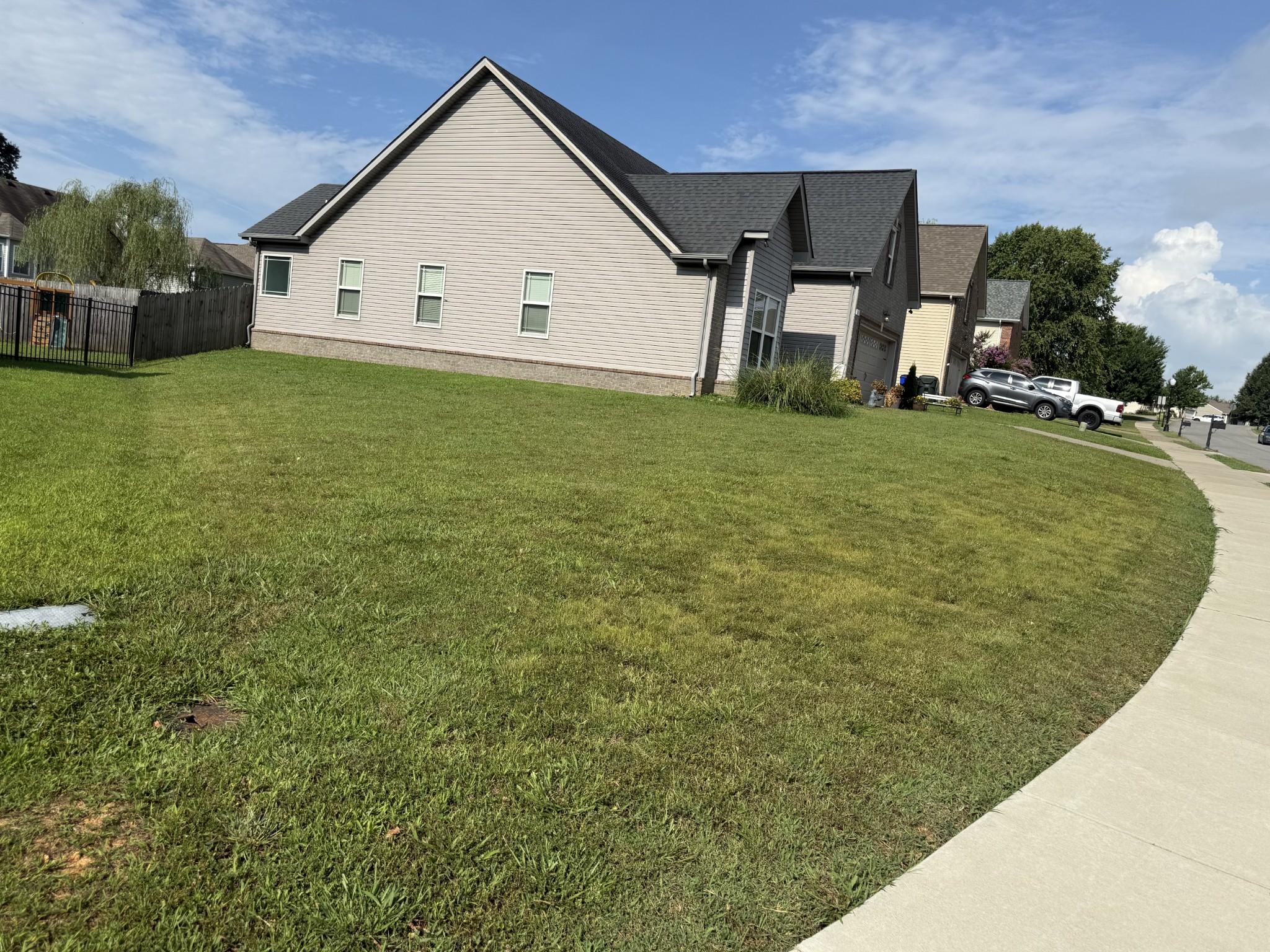215 E Winterberry Trl E