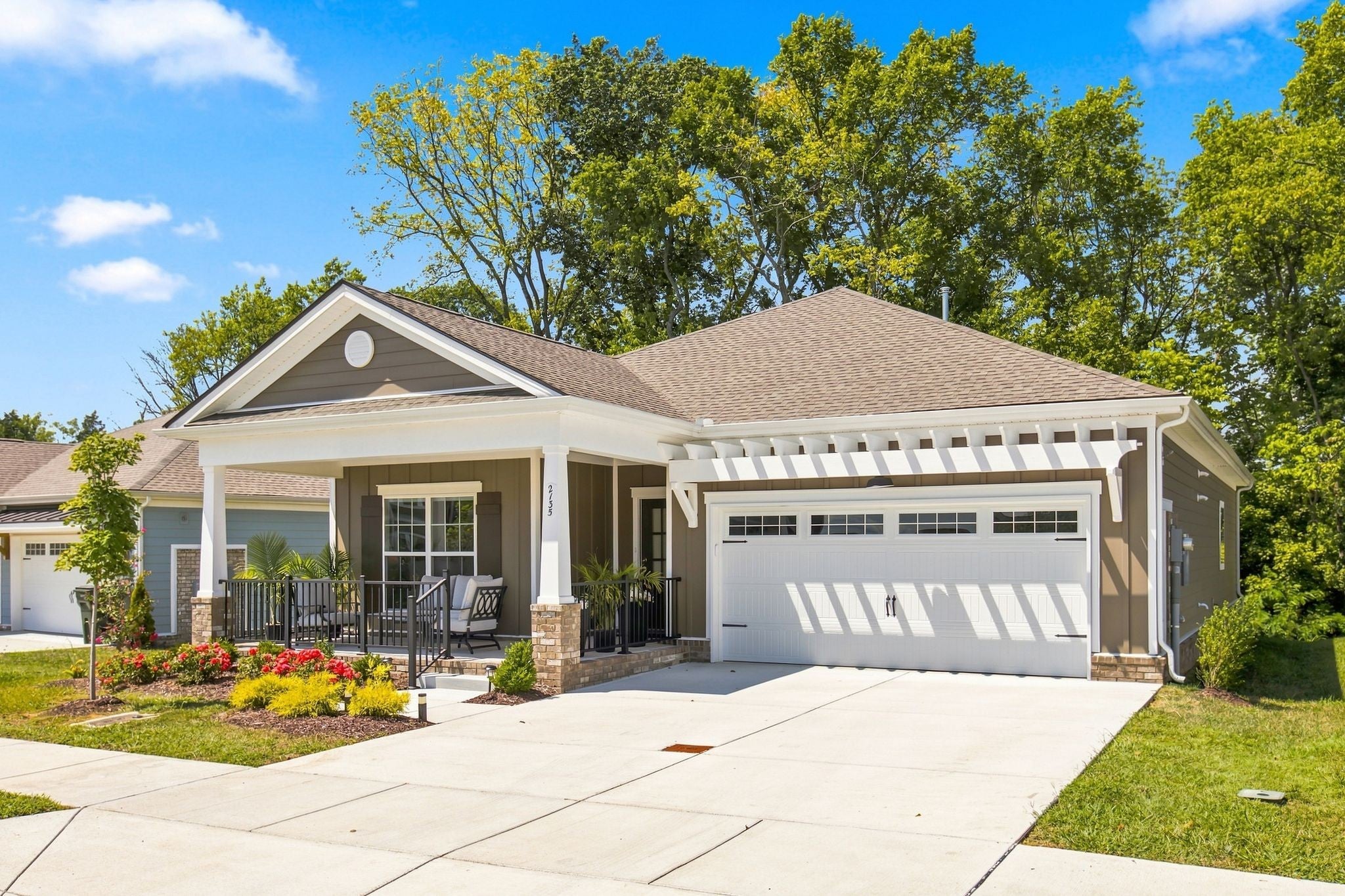 2135 Rotorua Dr E
