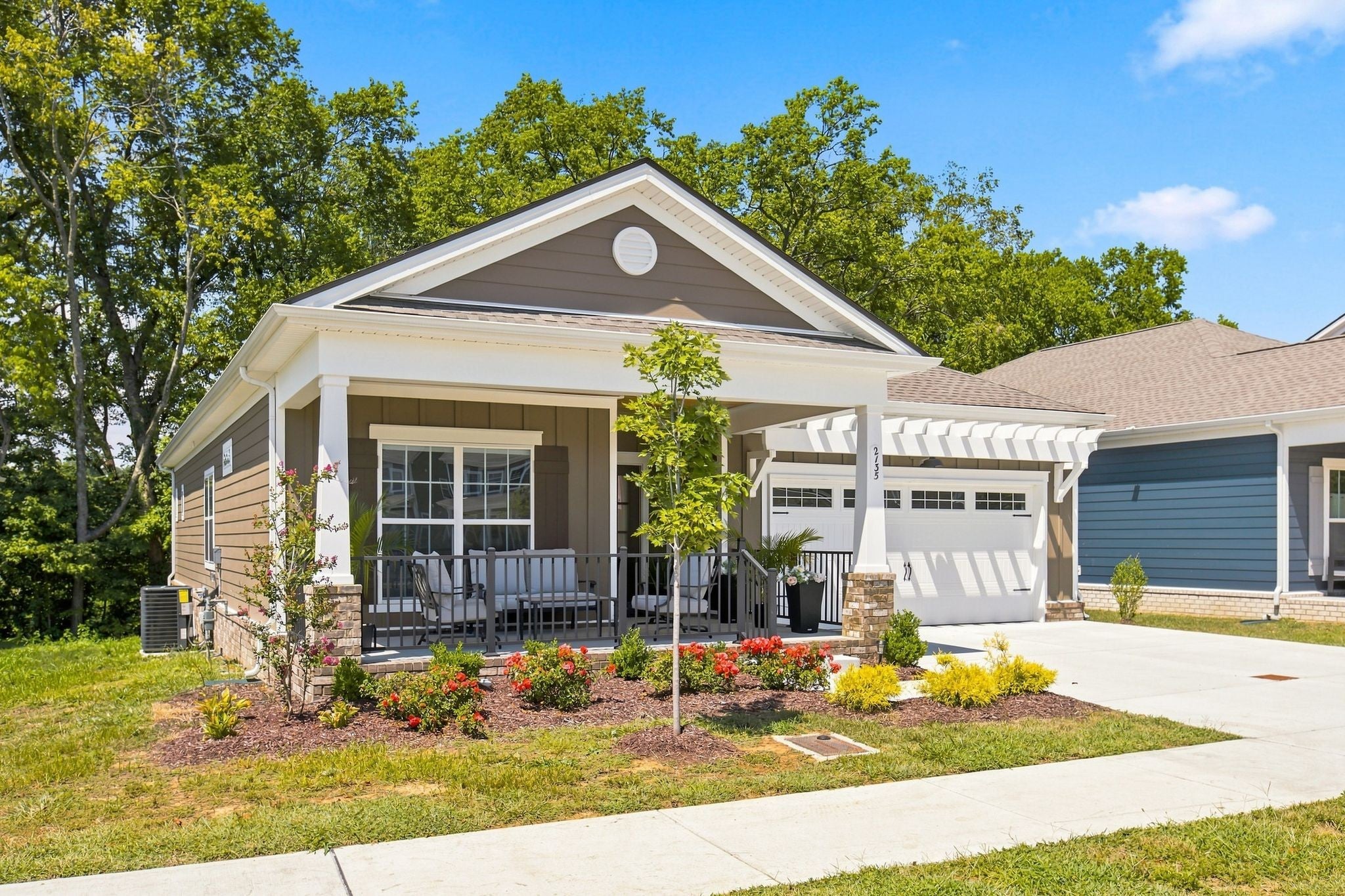 2135 Rotorua Dr E
